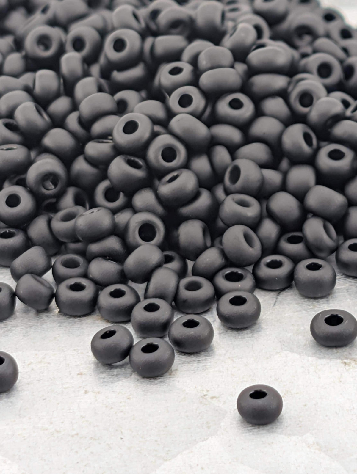 Opaque Semi Matte Black | Size 8 | 15g | Preciosa-Ornela Glass Seed Beads