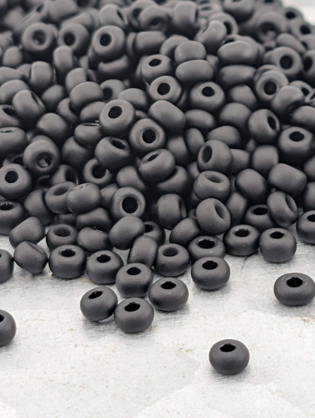 Opaque Semi Matte Black | Size 8 | 15g | Preciosa-Ornela Glass Seed Beads