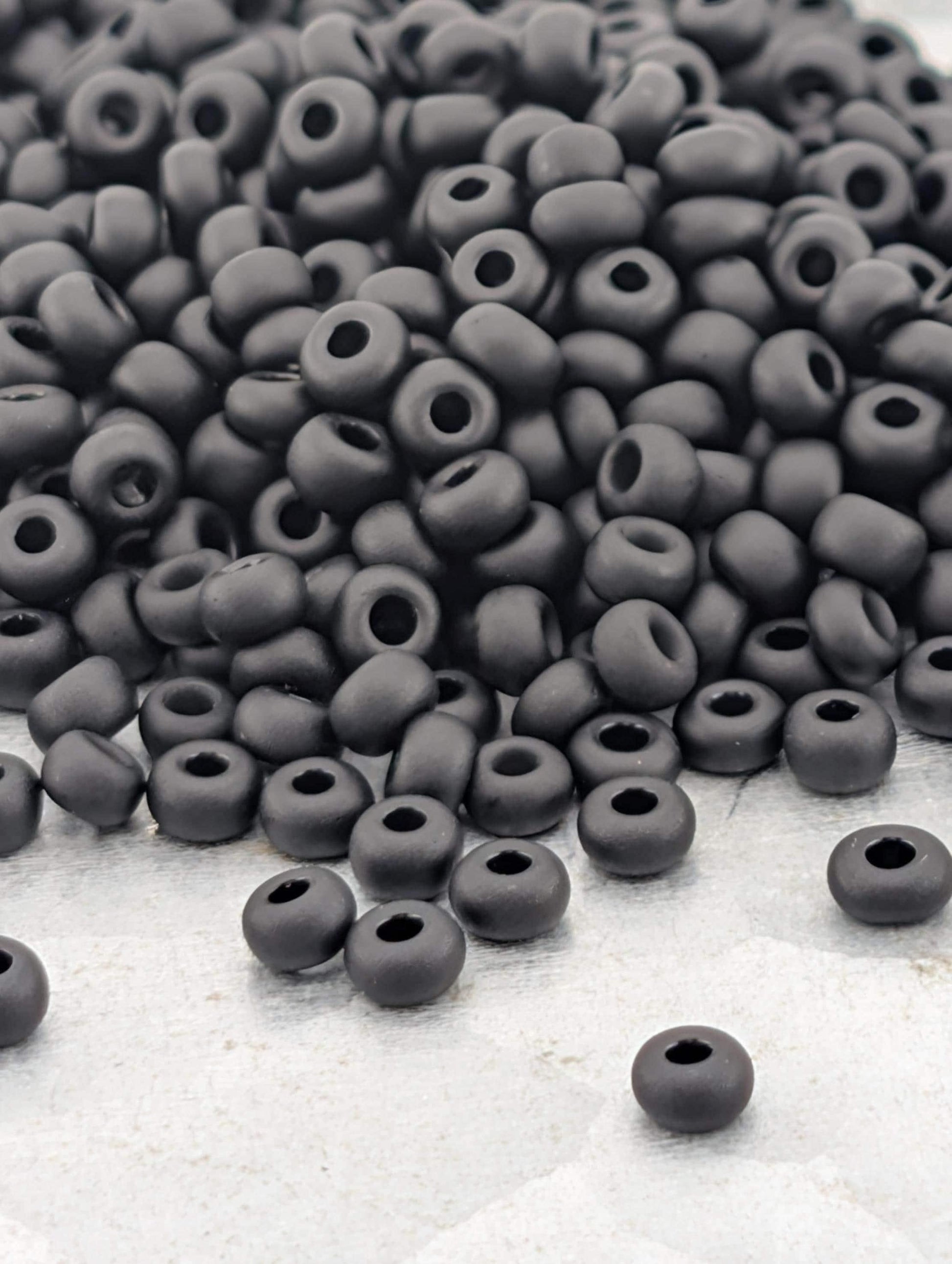 Opaque Semi Matte Black | Size 8 | 15g | Preciosa-Ornela Glass Seed Beads