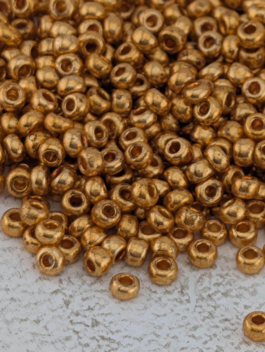 Opaque Metallic Gold | Size 8 | 15g | Preciosa-Ornela Glass Seed Beads | Czech Seed Beads | Bead Weaving Embroidery Supply | DIY Jewelry