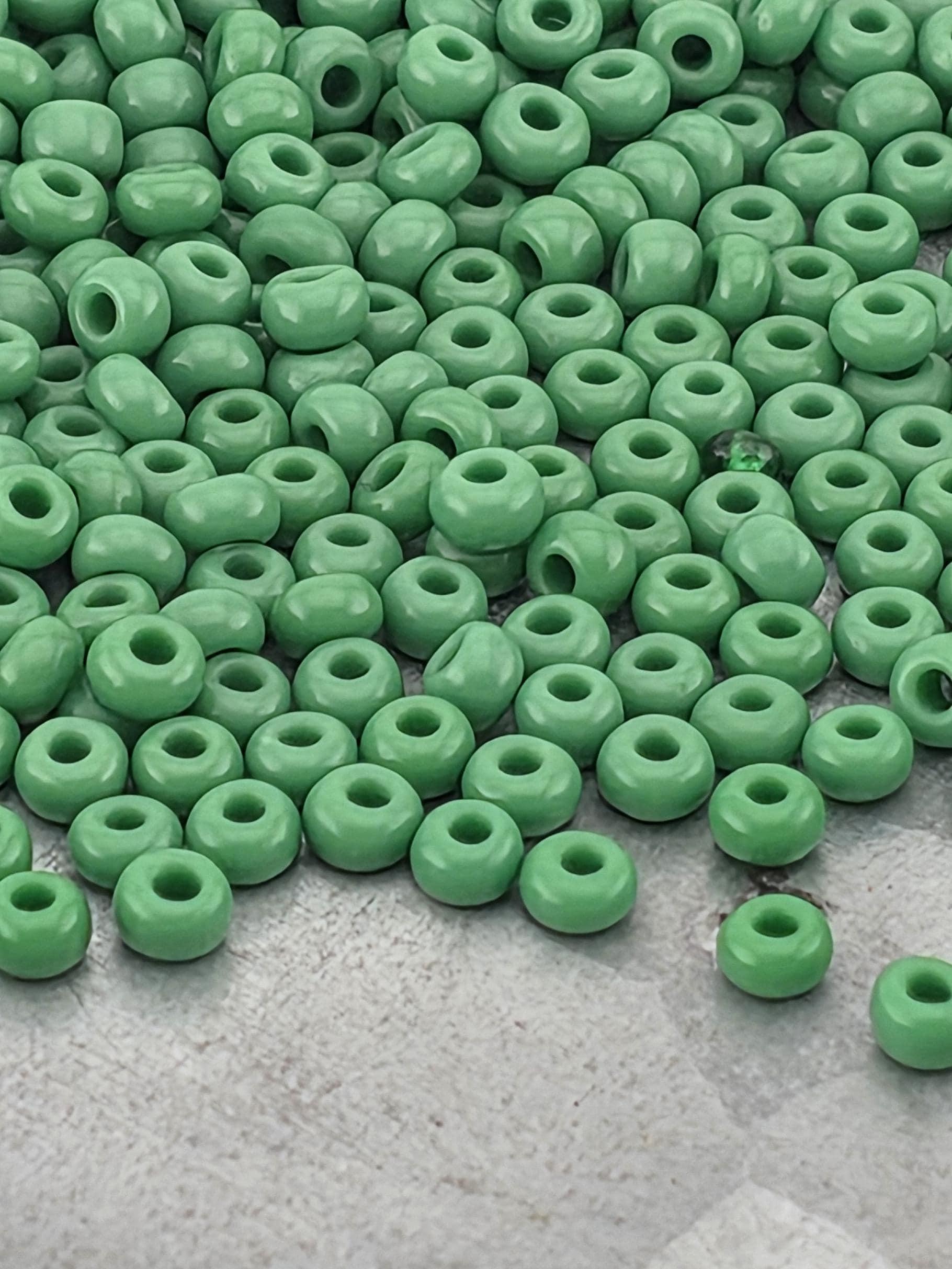 Opaque Green | Size 8 | 15g | Preciosa-Ornela Glass Seed Beads | Czech Seed Beads | Bead Weaving Embroidery Supply | DIY Jewelry