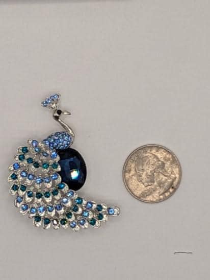 Peacock Feather Brooch: Colorful Enamel and Rhinestone Pin (Silver Plated)