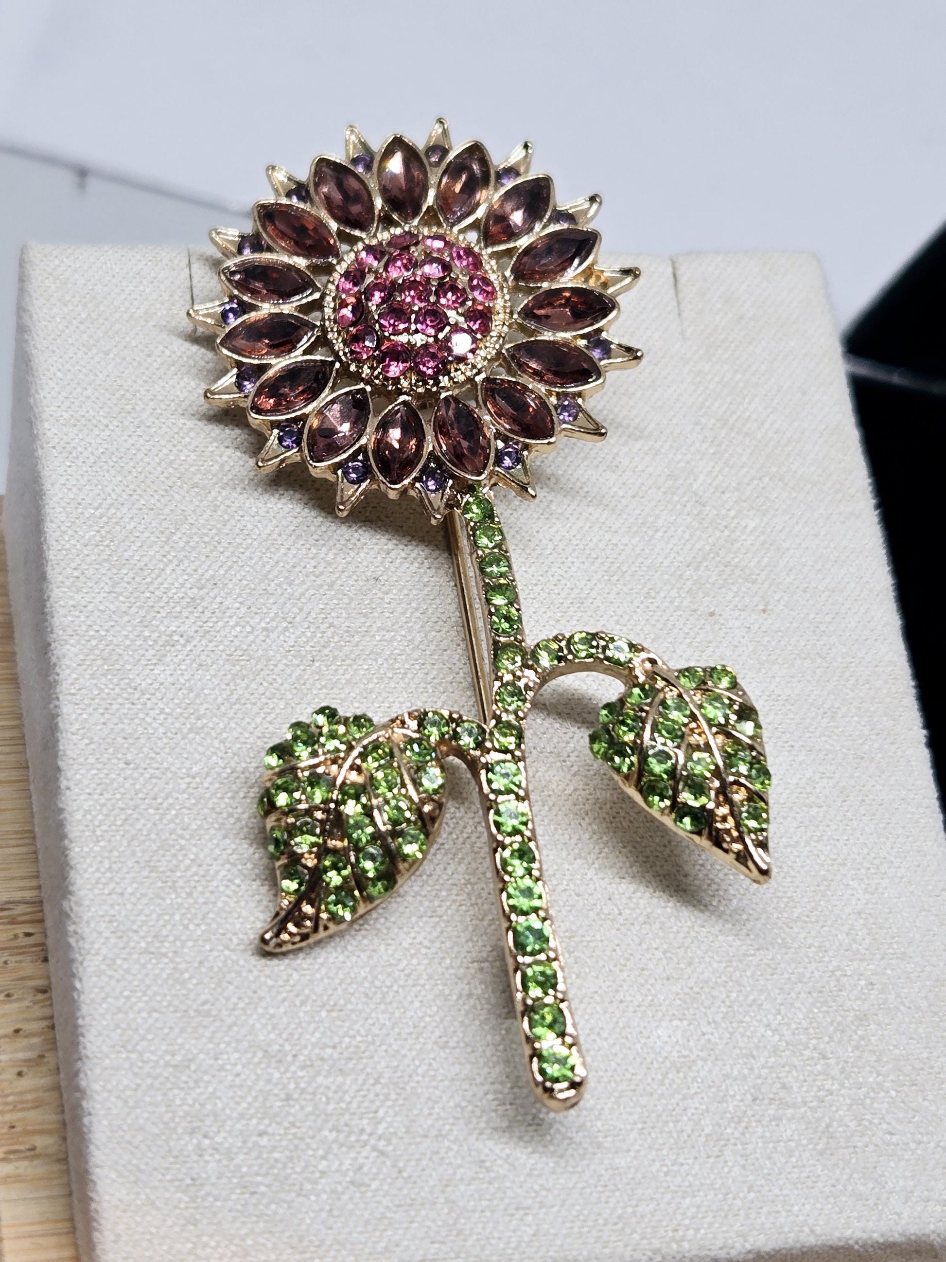 Sunflower Brooch Pin: Gold Plated Floral Design (Rhinestone Detail)