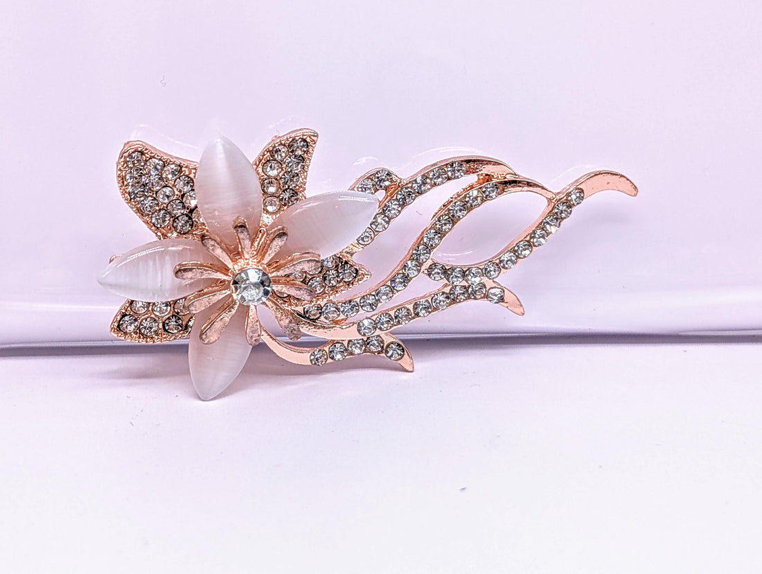Rose Gold Daisy Brooch: Floral Pin and Bag Charm (Plated, Lightweight)