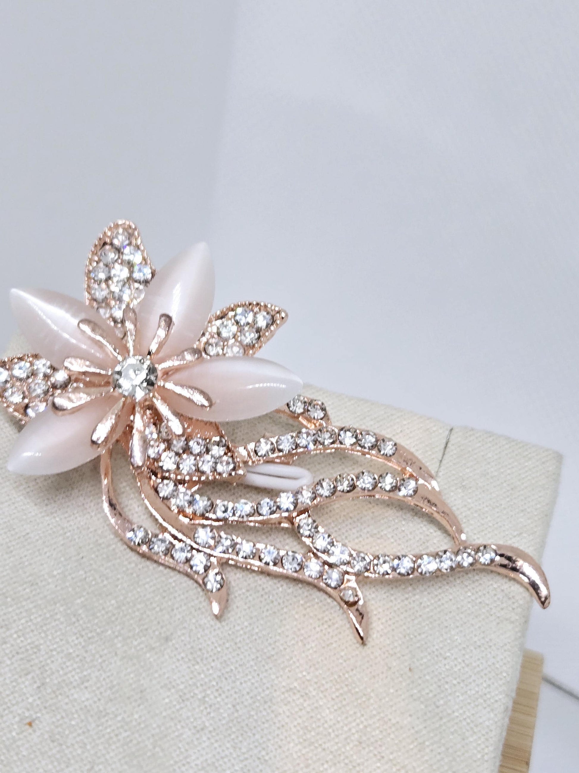 Rose Gold Daisy Brooch: Floral Pin and Bag Charm (Plated, Lightweight)
