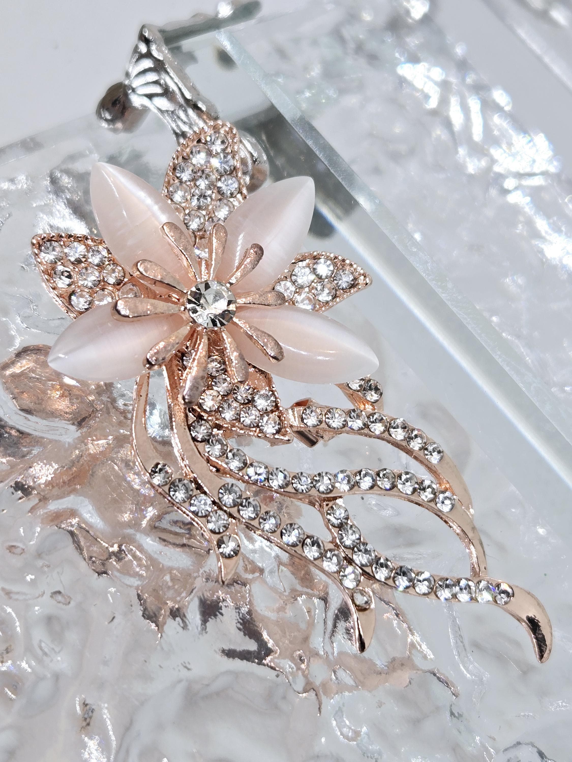 Rose Gold Daisy Brooch: Floral Pin and Bag Charm (Plated, Lightweight)