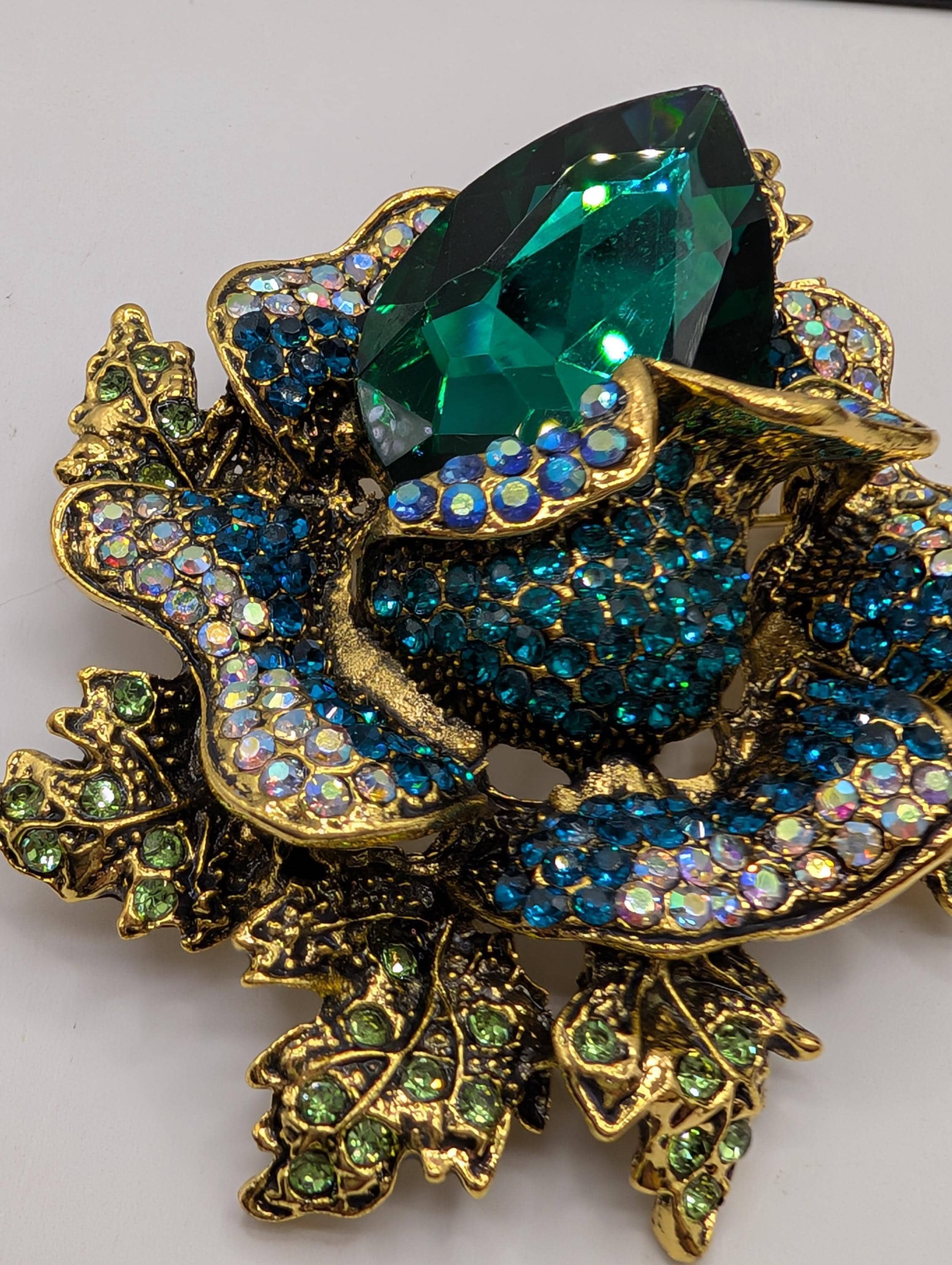 Flower Brooch: Gold Plated Emerald Pin with Rhinestones (Versatile Wear)