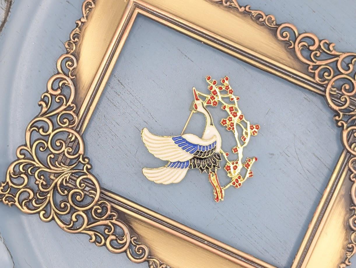 Crane Brooch Pin: Gold Plated Nature Design (Lightweight Accessory)