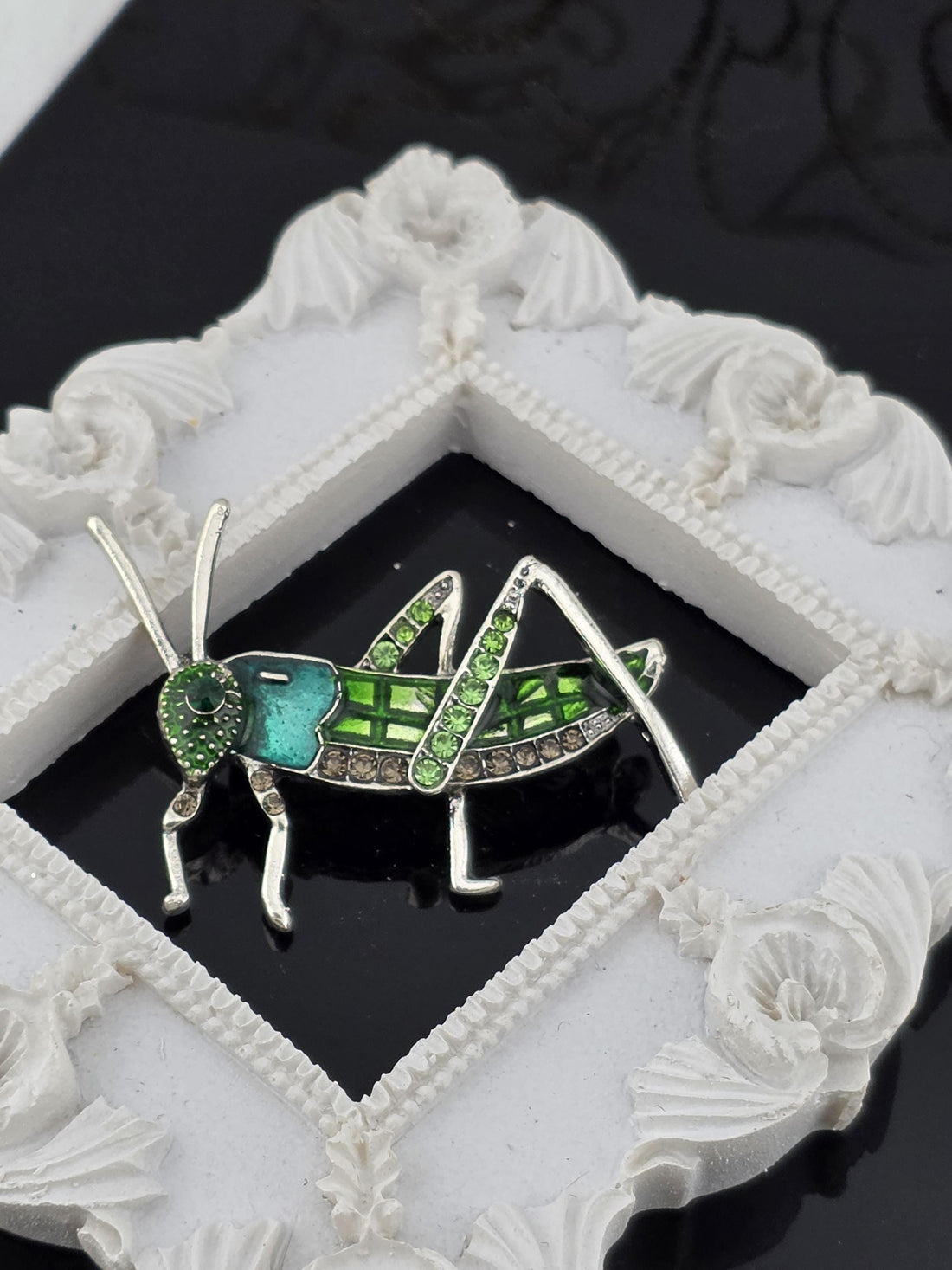Grasshopper Brooch: Silver Plated Nature Pin (Handcrafted Green Detail) | Handmade Pin | Jacket Scarf Hat Accessory | Gift Idea