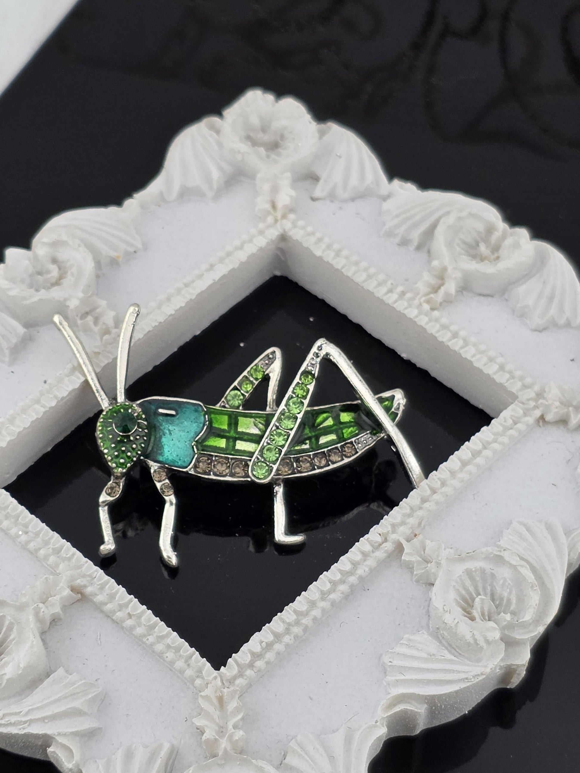 Grasshopper Brooch: Silver Plated Nature Pin (Handcrafted Green Detail) | Handmade Pin | Jacket Scarf Hat Accessory | Gift Idea