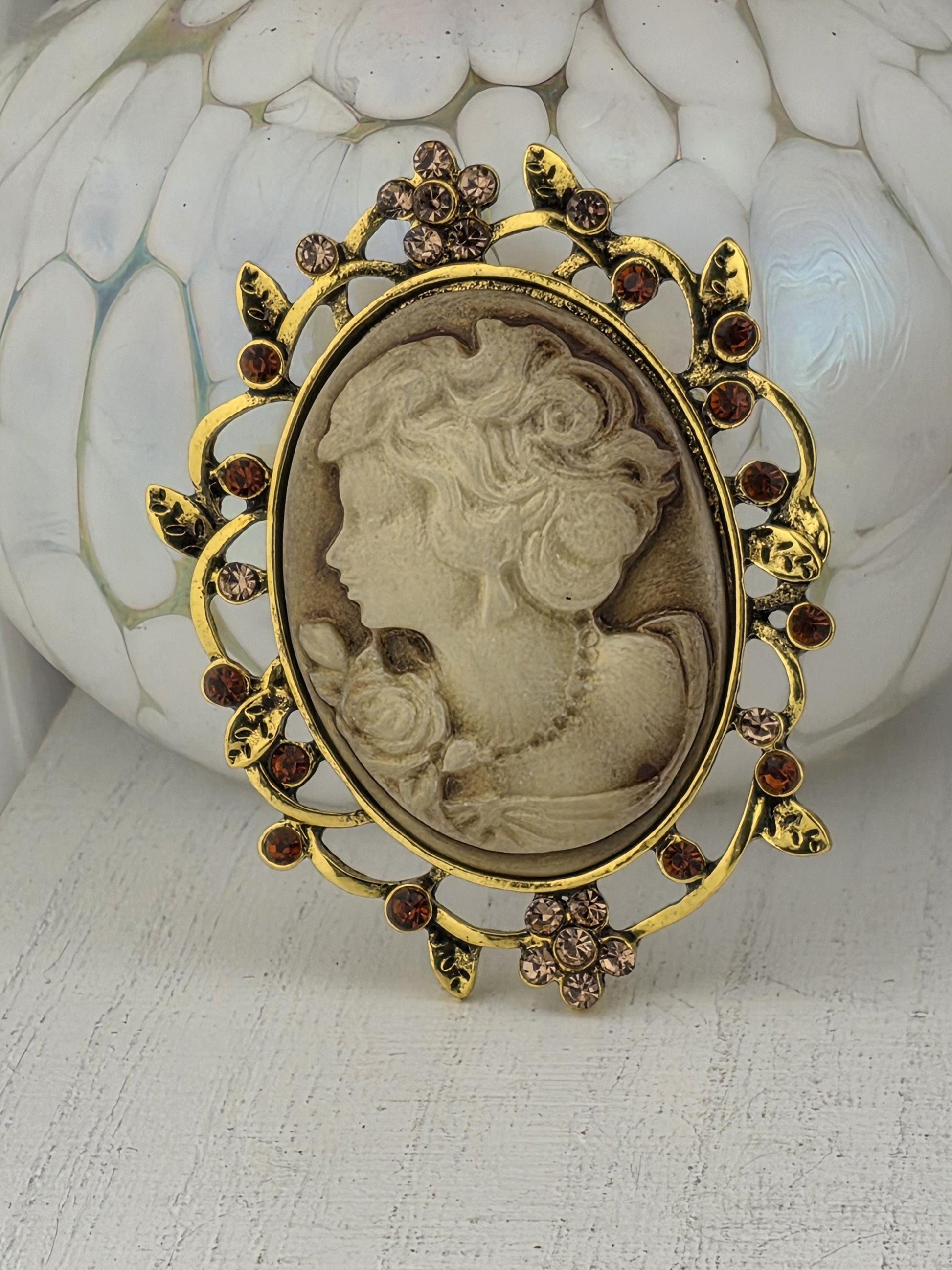 Vintage Ethnic Style Brooch - Alloy Rhinestone & Resin Statement Jewelry