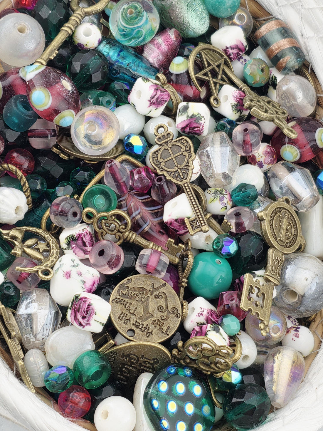 Key to My Heart: A Secret Garden Blend | Glass Bead Mix by Learise | 2 Oz pkg