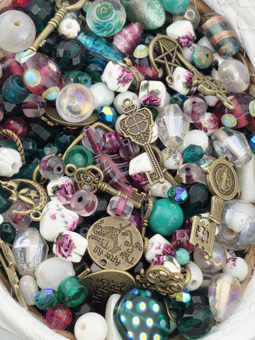 Key to My Heart: A Secret Garden Blend | Glass Bead Mix by Learise | 2 Oz pkg