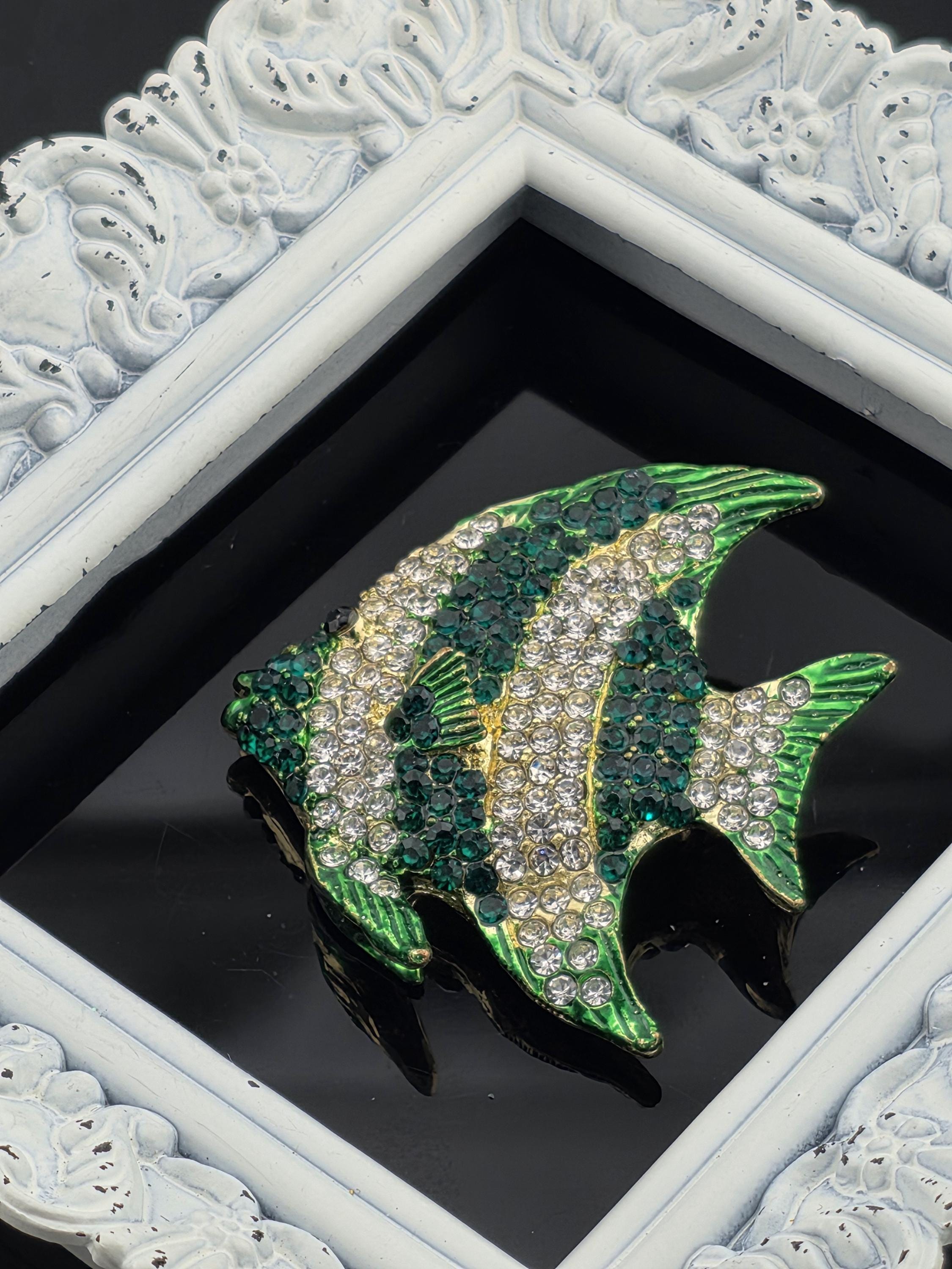 Fish Brooch Pin: Gold Plated, Emerald and Clear Rhinestones (Compact Size)
