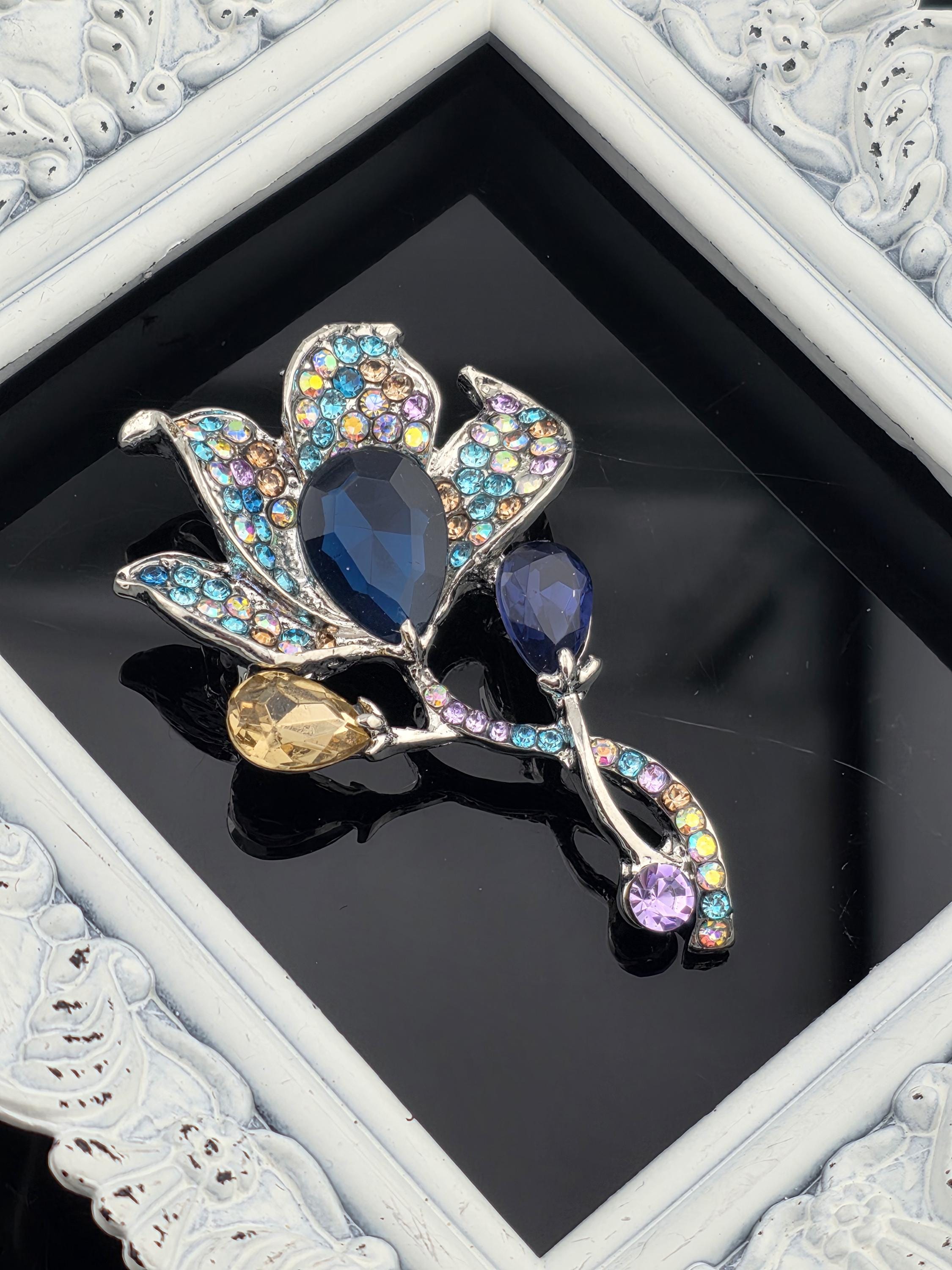 Luxurious Horseshoe Lily Flower Brooch - Sparkling Blue Gemstone Fashion Pin | Handmade Pin | Jacket Scarf Hat Accessory | Gift Idea