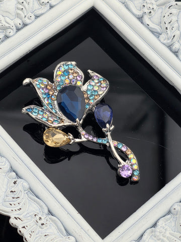 Luxurious Horseshoe Lily Flower Brooch - Sparkling Blue Gemstone Fashion Pin | Handmade Pin | Jacket Scarf Hat Accessory | Gift Idea