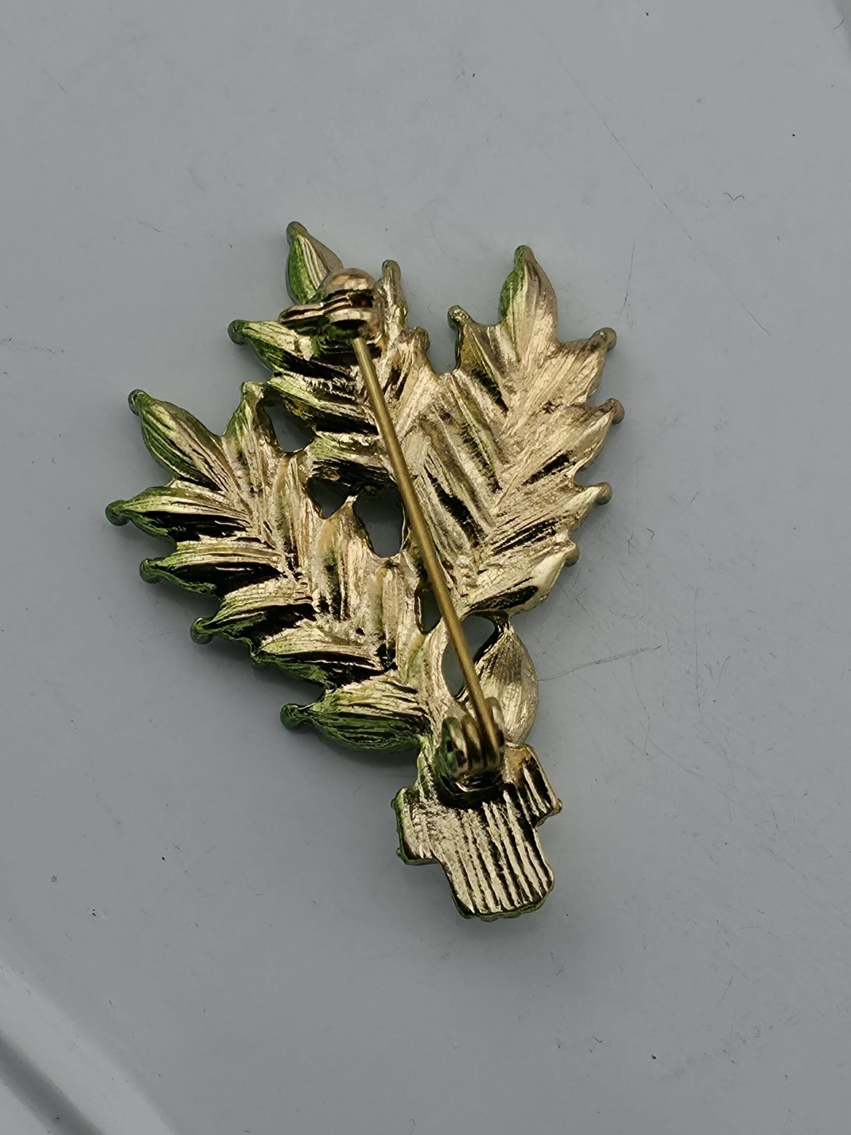 Bamboo Leaf Brooch: Nature-Inspired Pin (Light Green Enamel, Plated)