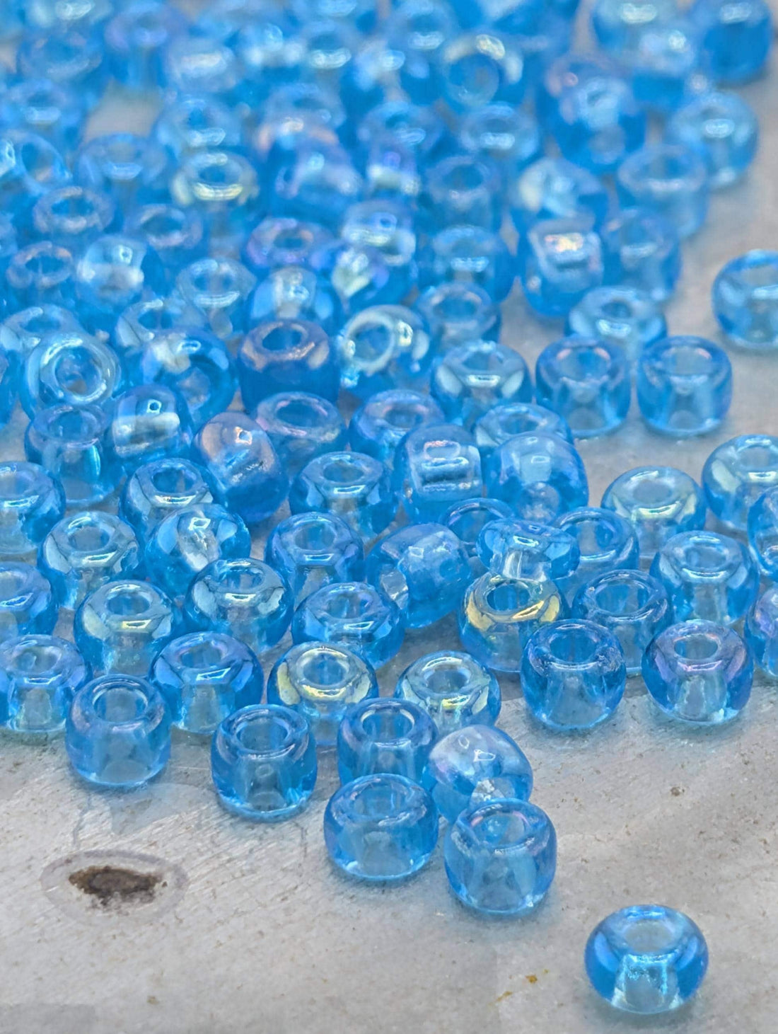 Transparent Sky Blue Rainbow | Size 10 | 15g | Preciosa-Ornela Glass Seed Beads