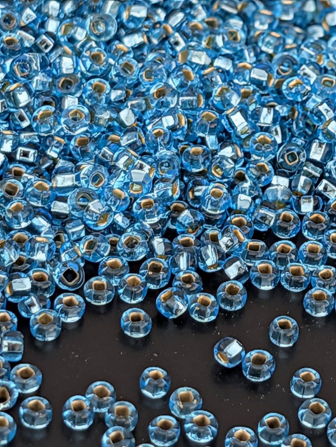 Transparent Sea Blue SilverLined | Size 11 | 15g | Preciosa-Ornela Glass Seed Beads