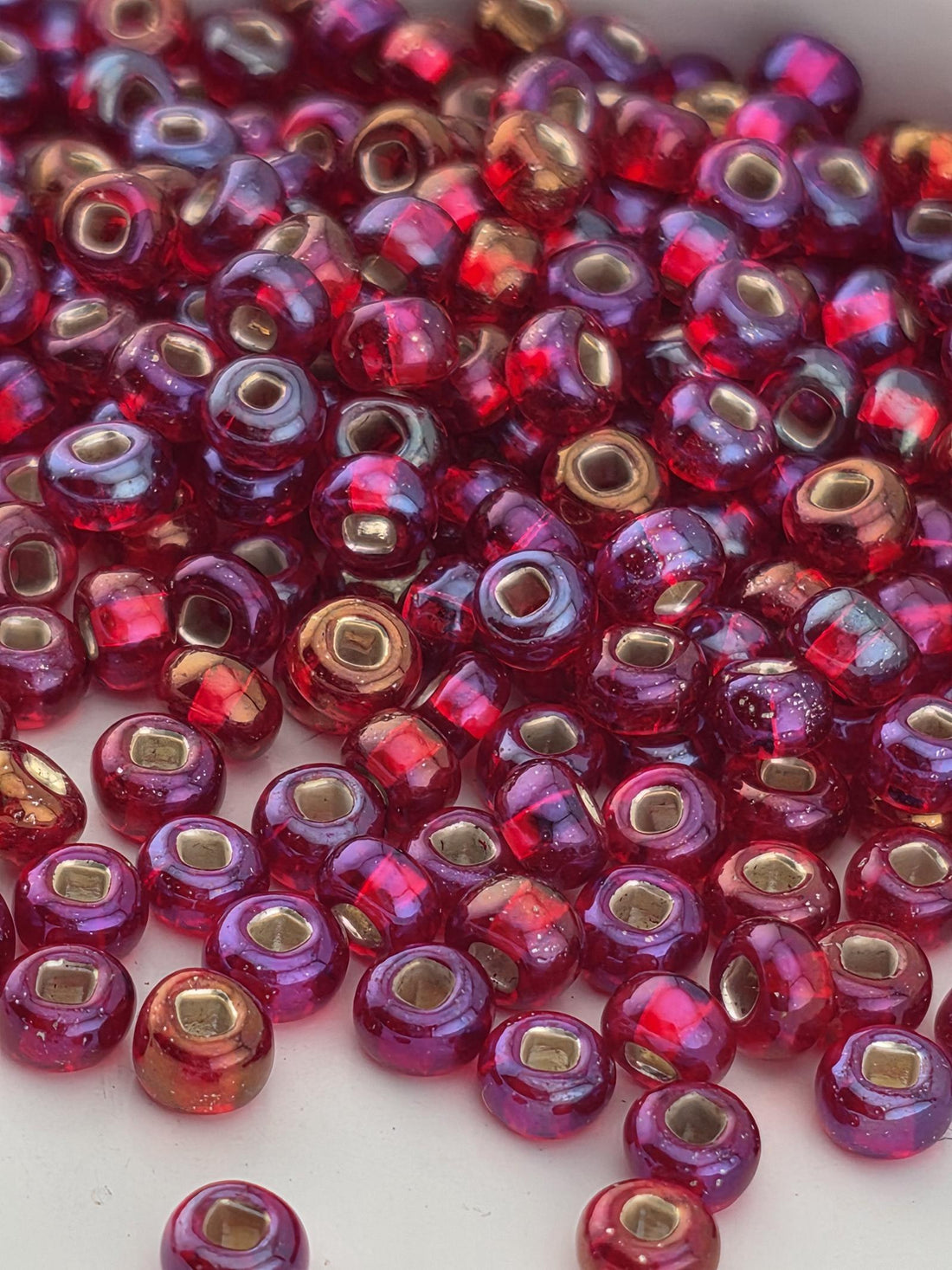 Transparent Ruby Red Rainbow SilverLined | Size 6 | 15g | Preciosa-Ornela Glass Seed Beads