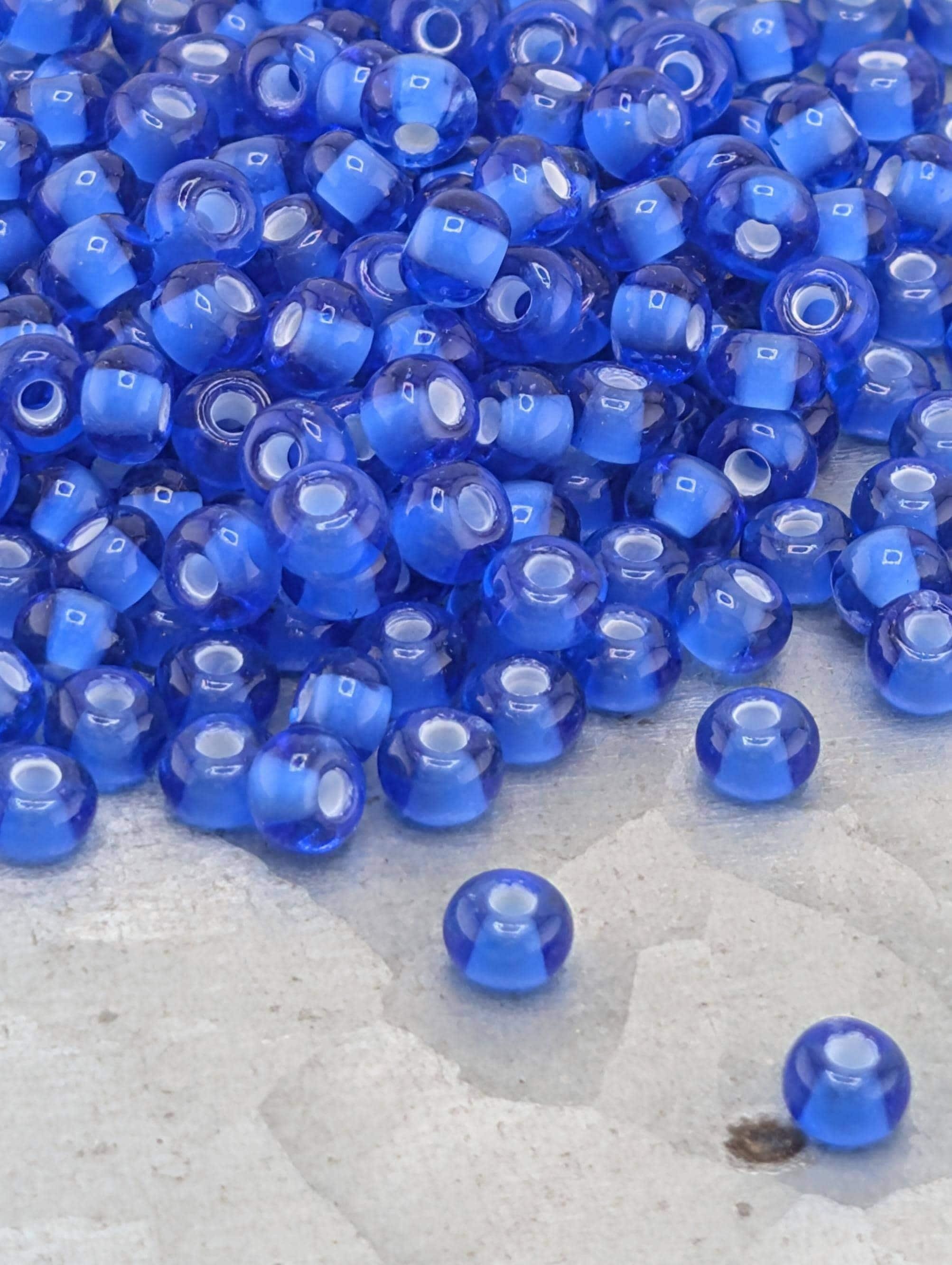 Transparent ChalkwhiteLined Sapphire | Size 6 | 15g | Preciosa-Ornela Glass Seed Beads