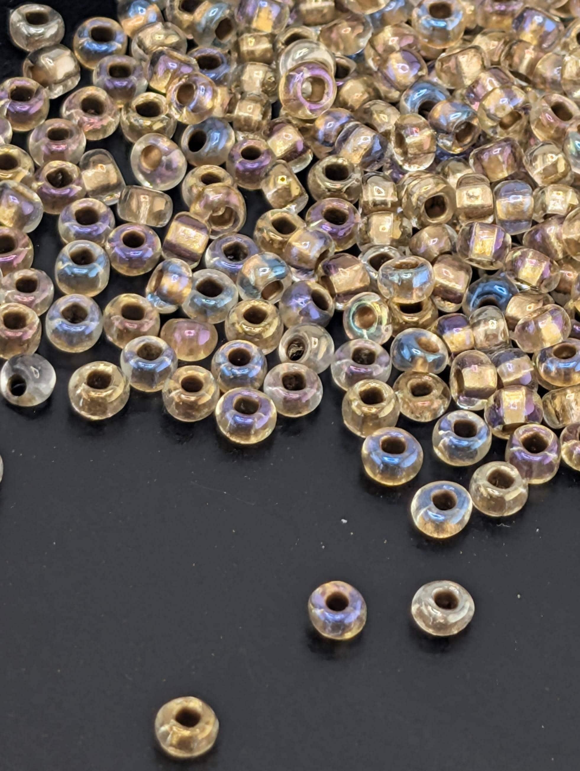 Translucent Copper Iris Beige | Size 8 | 15g | Preciosa-Ornela Glass Seed Beads