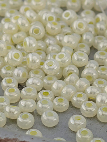 Translucent Pastel Yellow Luster | Size 10 | 15g | Preciosa-Ornela Glass Seed Beads