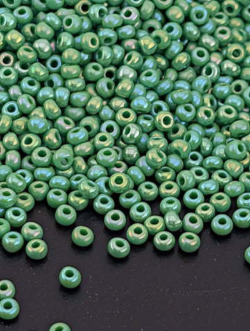 Opaque Rainbow Green | Size 11 | 15g | Preciosa-Ornela Glass Seed Beads