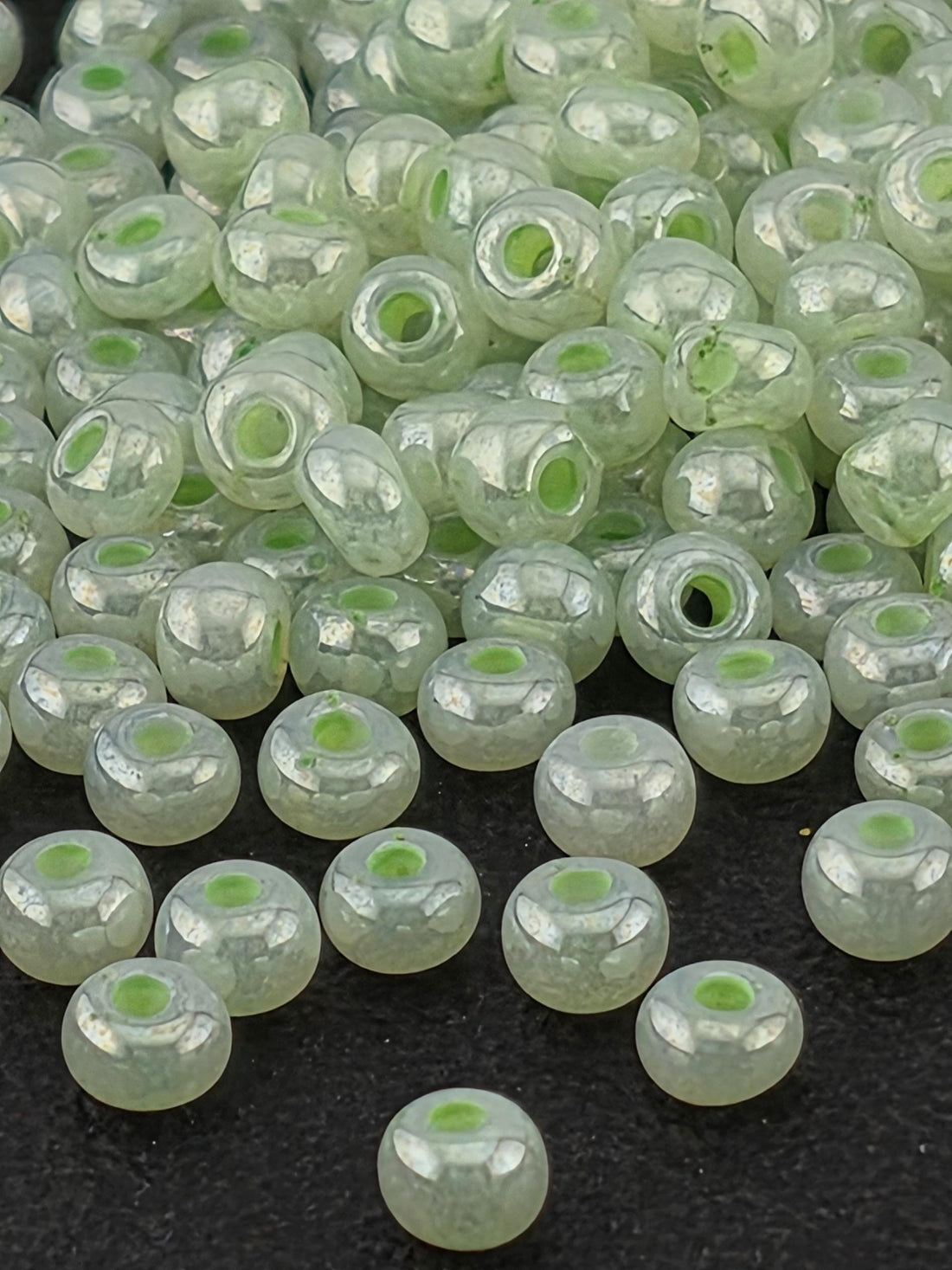 Opaque Pastel Green Luster | Size 6 | 15g | Preciosa-Ornela Glass Seed Beads