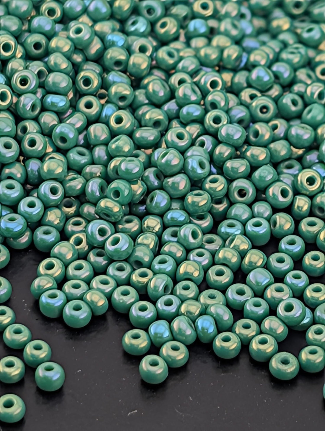 Opaque Green | Size 11 | 15g | Preciosa-Ornela Glass Seed Beads