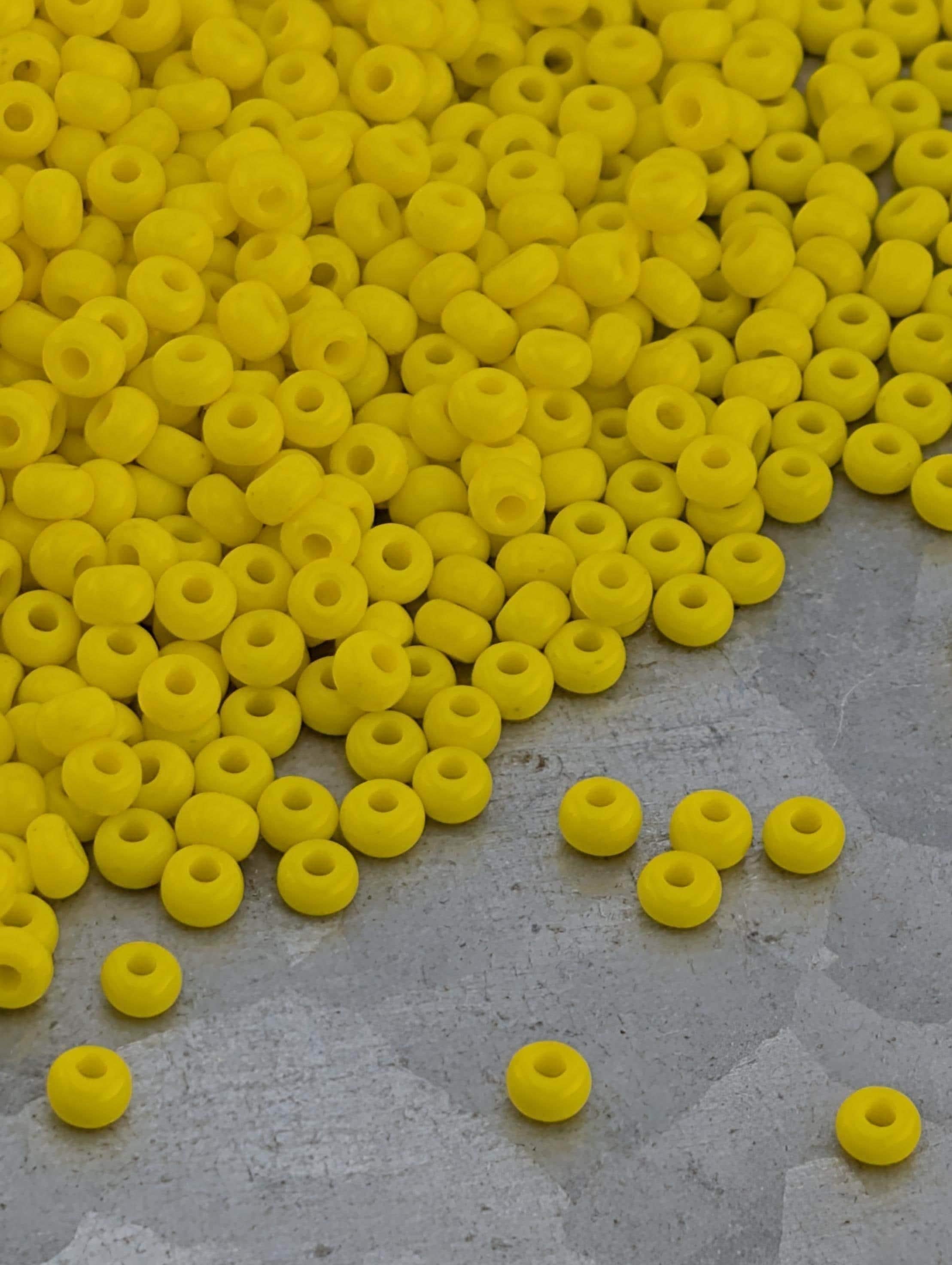Opaque Lemon Yellow | Size 8 | 15g | Preciosa-Ornela Glass Seed Beads