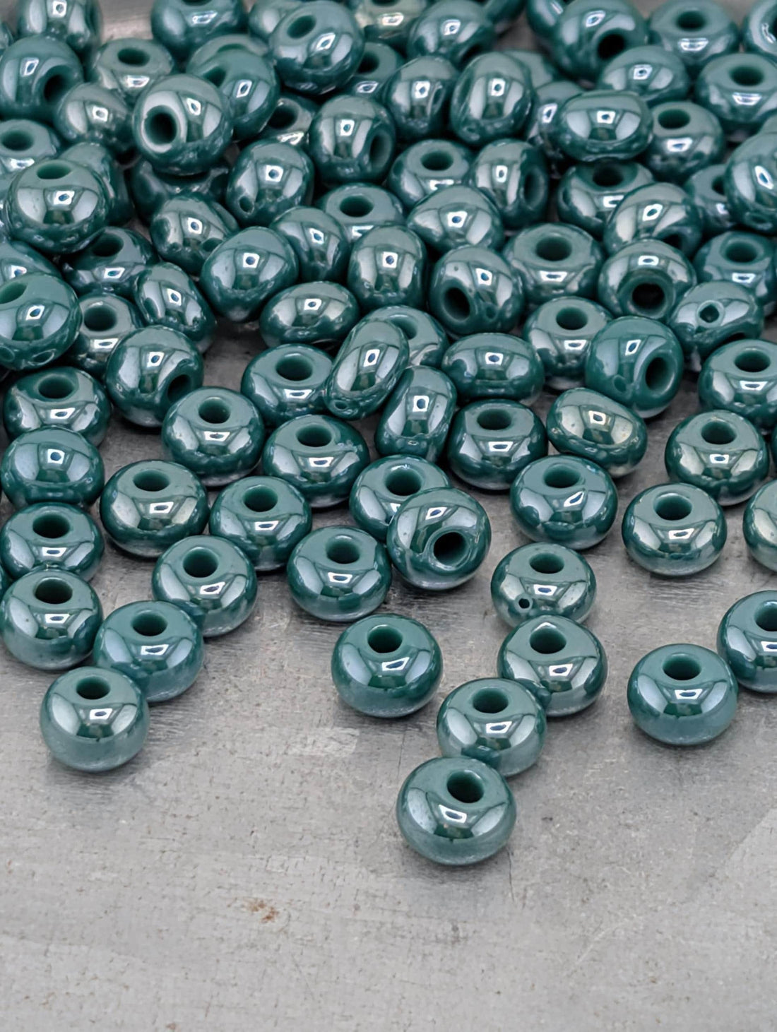 Opaque Dark Green | Size 6 | 20g Tube | Preciosa-Ornela Glass Seed Beads