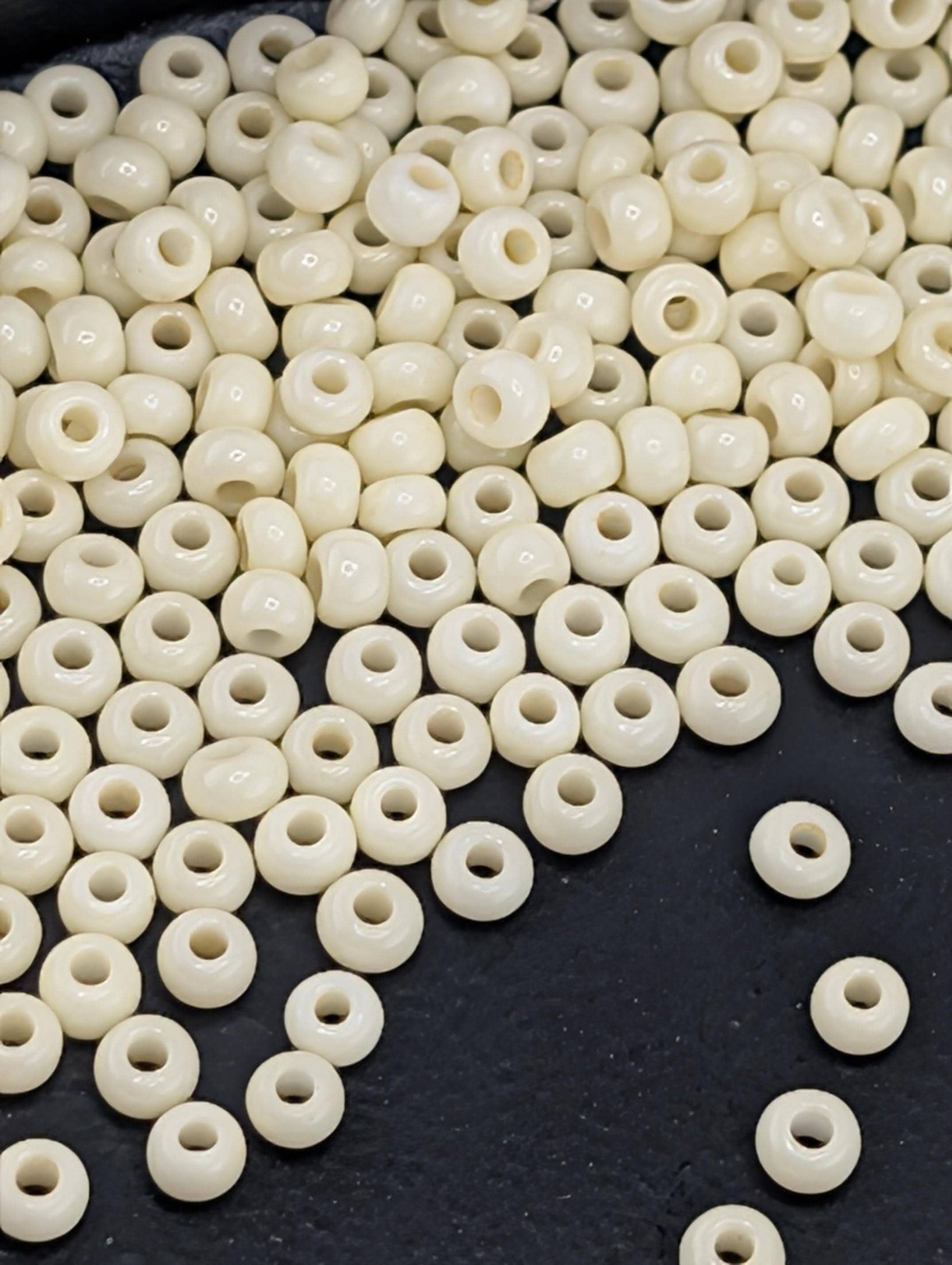 Opaque Cream | Size 8 | 15g | Preciosa-Ornela Glass Seed Beads