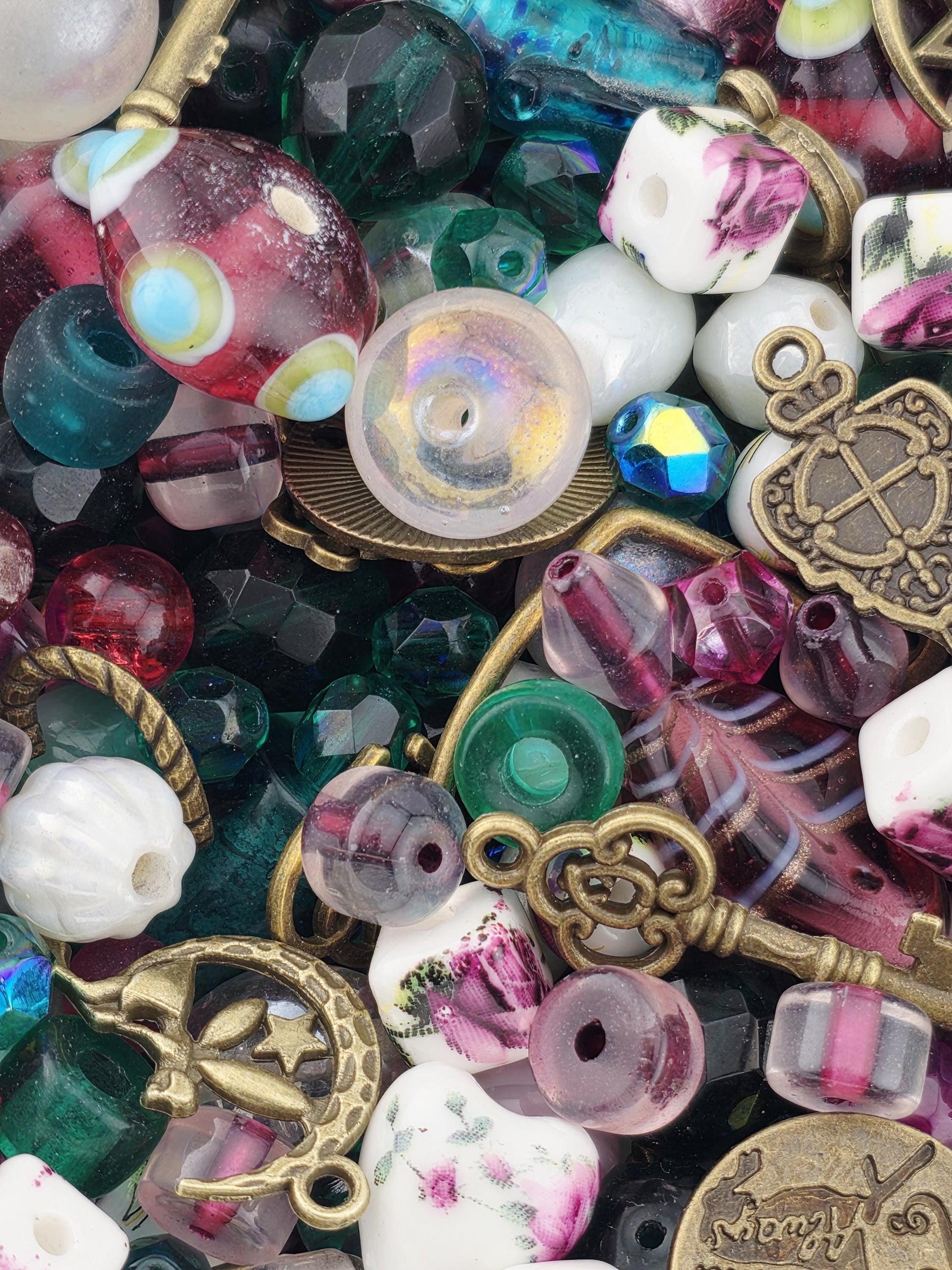Key to My Heart: A Secret Garden Blend | Glass Bead Mix by Learise | 2 Oz pkg