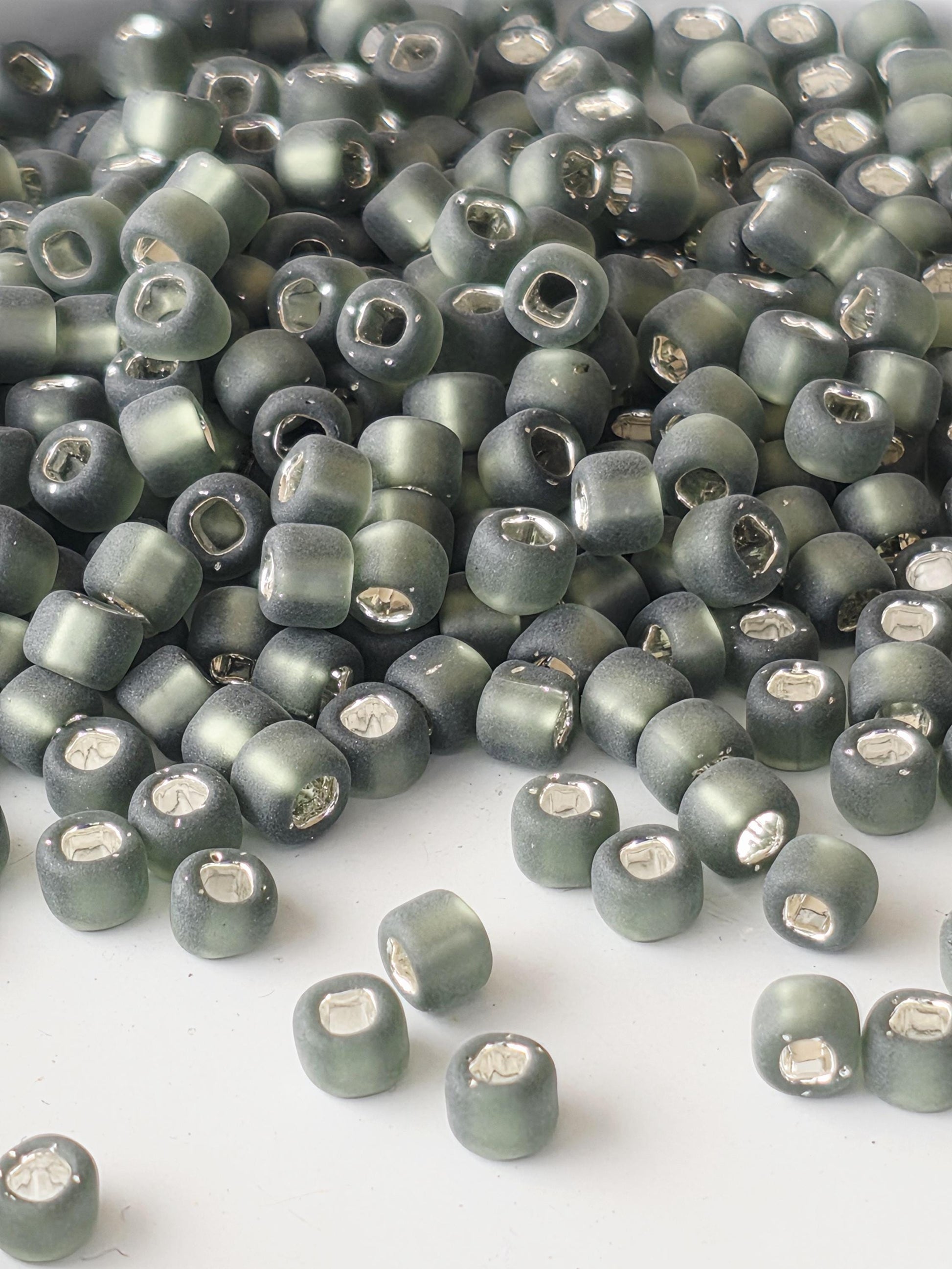 Matte Gunmetal Seed Beads: Matsuno Silver Lined (Size 6, 15g)