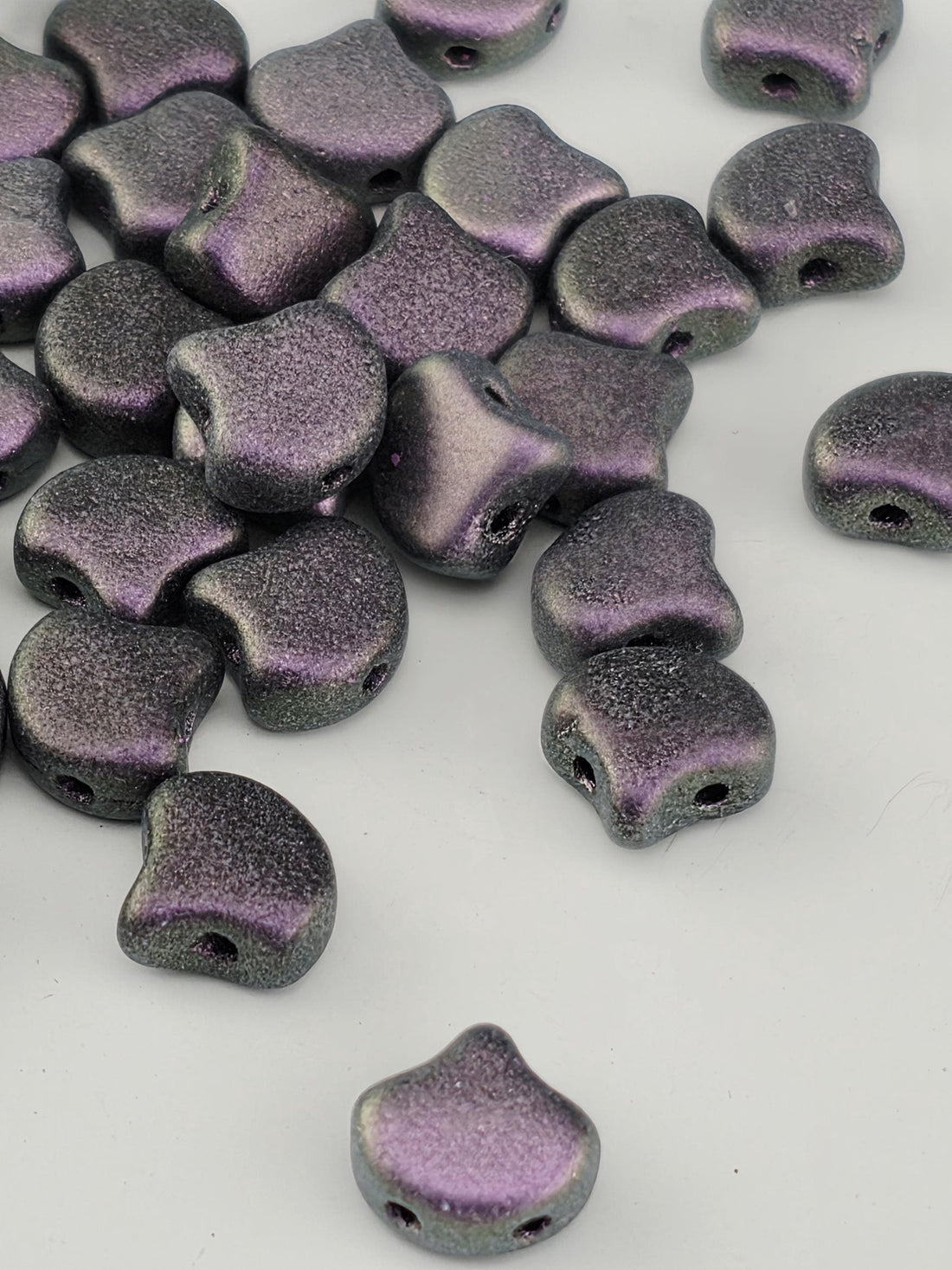 Matubo Ginkgo Leaf Bead 7.5 x 7.5mm Polychrome - Black Currant 2.5 Tube | Japanese Seed Beads | Bead Weaving Embroidery Supply | DIY Jewelry