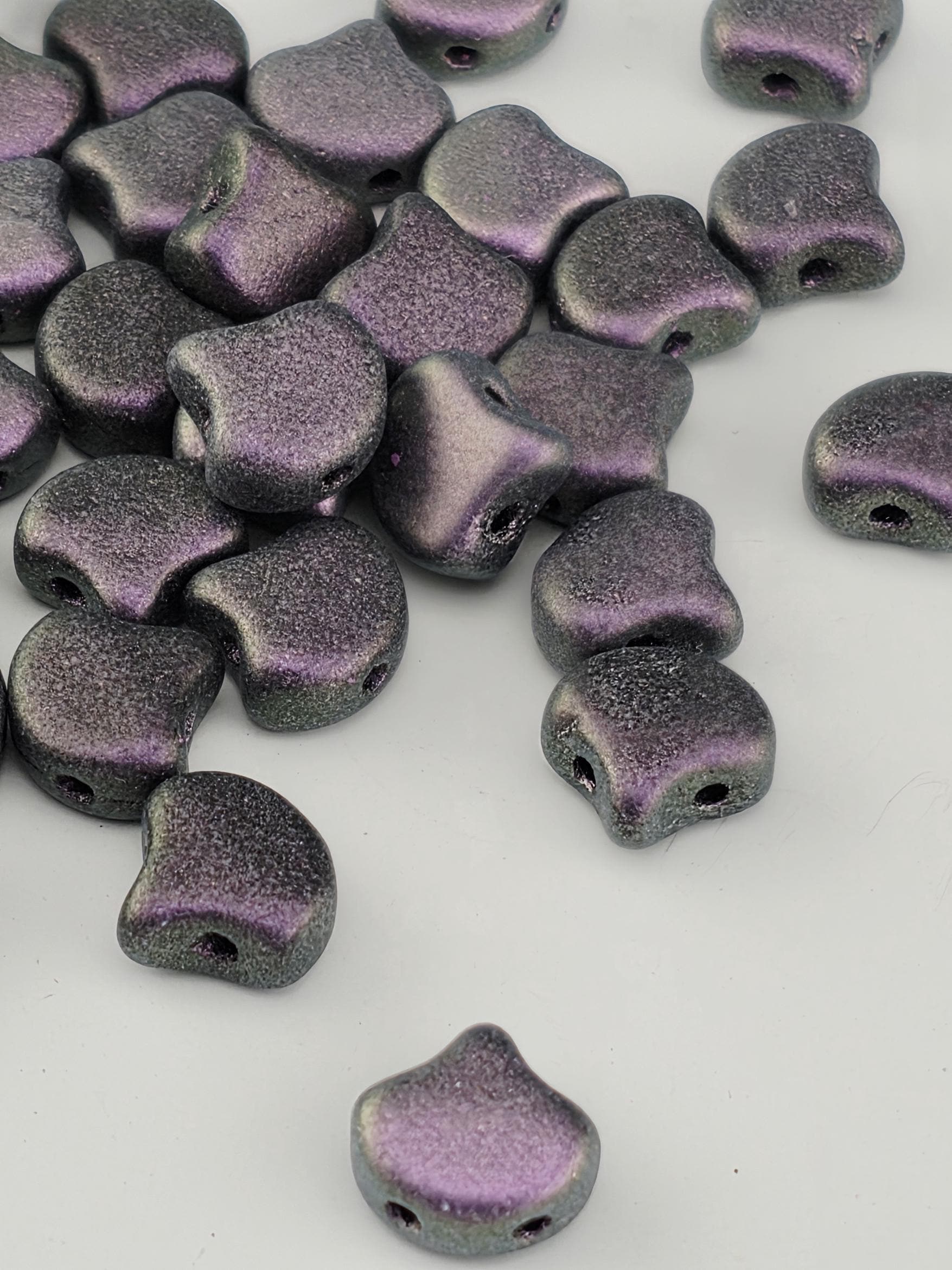 Matubo Ginkgo Leaf Bead 7.5 x 7.5mm Polychrome - Black Currant 2.5 Tube | Japanese Seed Beads | Bead Weaving Embroidery Supply | DIY Jewelry