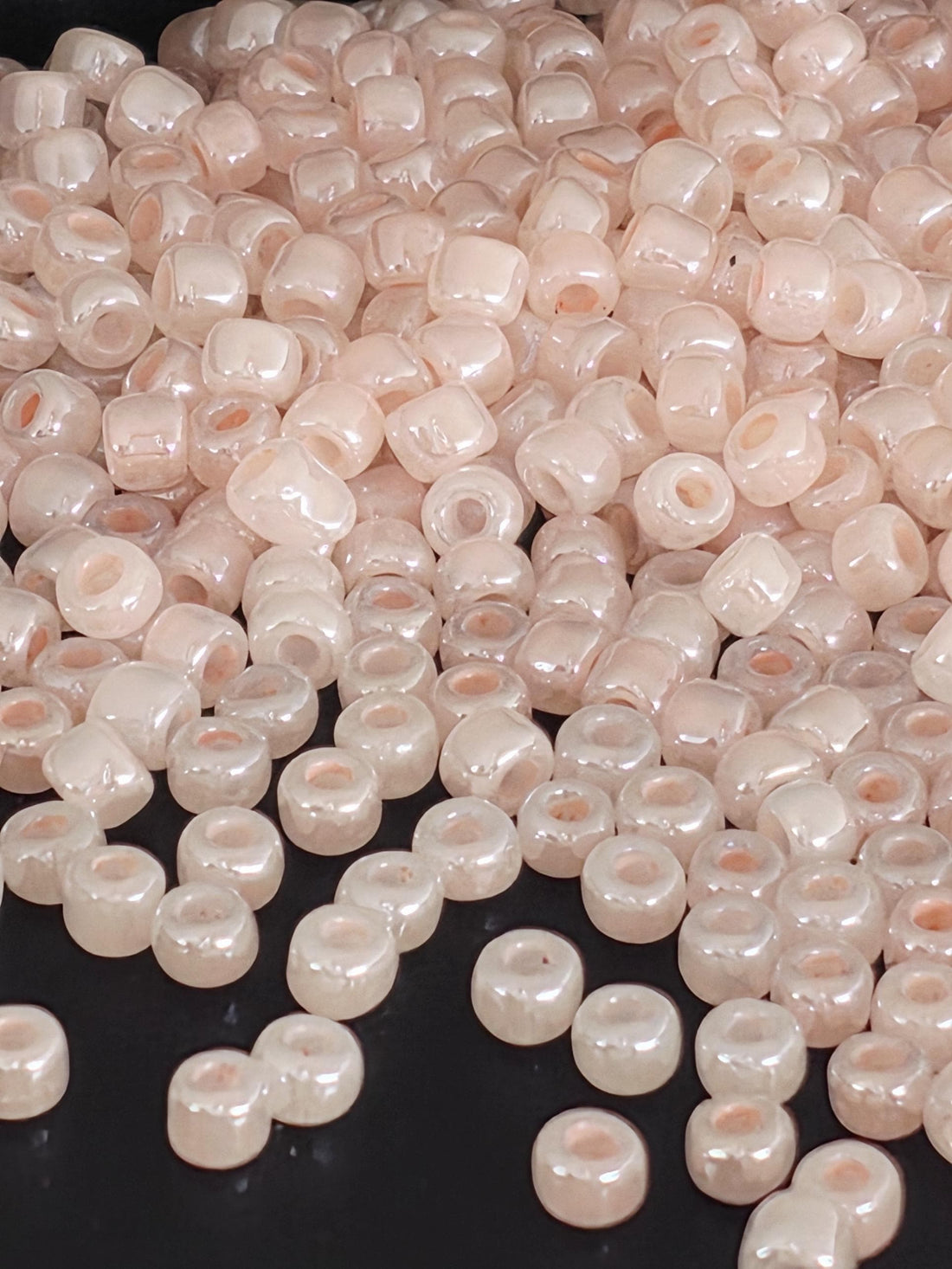 Matsuno Seed Beads, Opaque Ceylon Pastel Pink (Size 8/0, 15g)