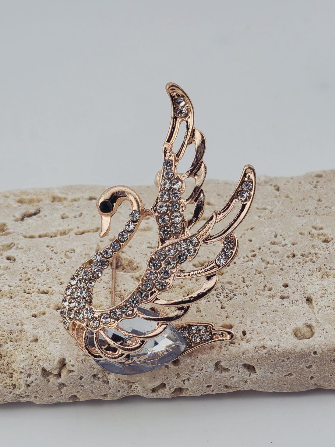 Swan Brooch: Rhinestone Sparkle - Elegant Wedding Accessory | Handmade Pin | Jacket Scarf Hat Accessory | Gift Idea