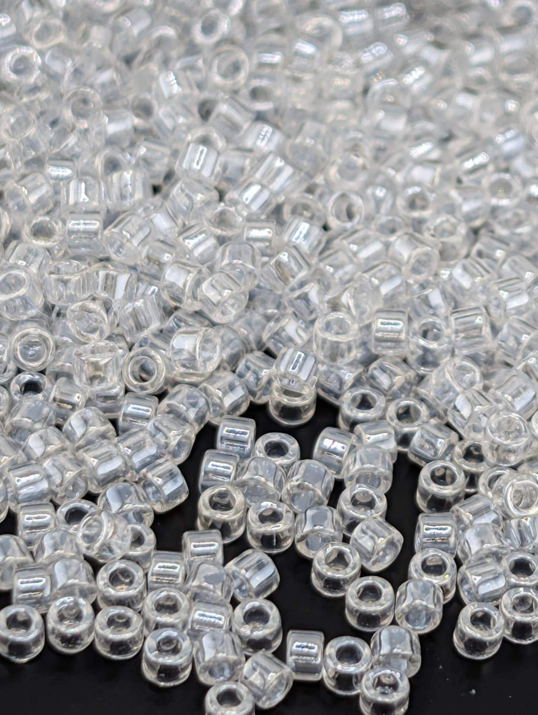 DB0050:Crystal L | Size 11/0 | 7g