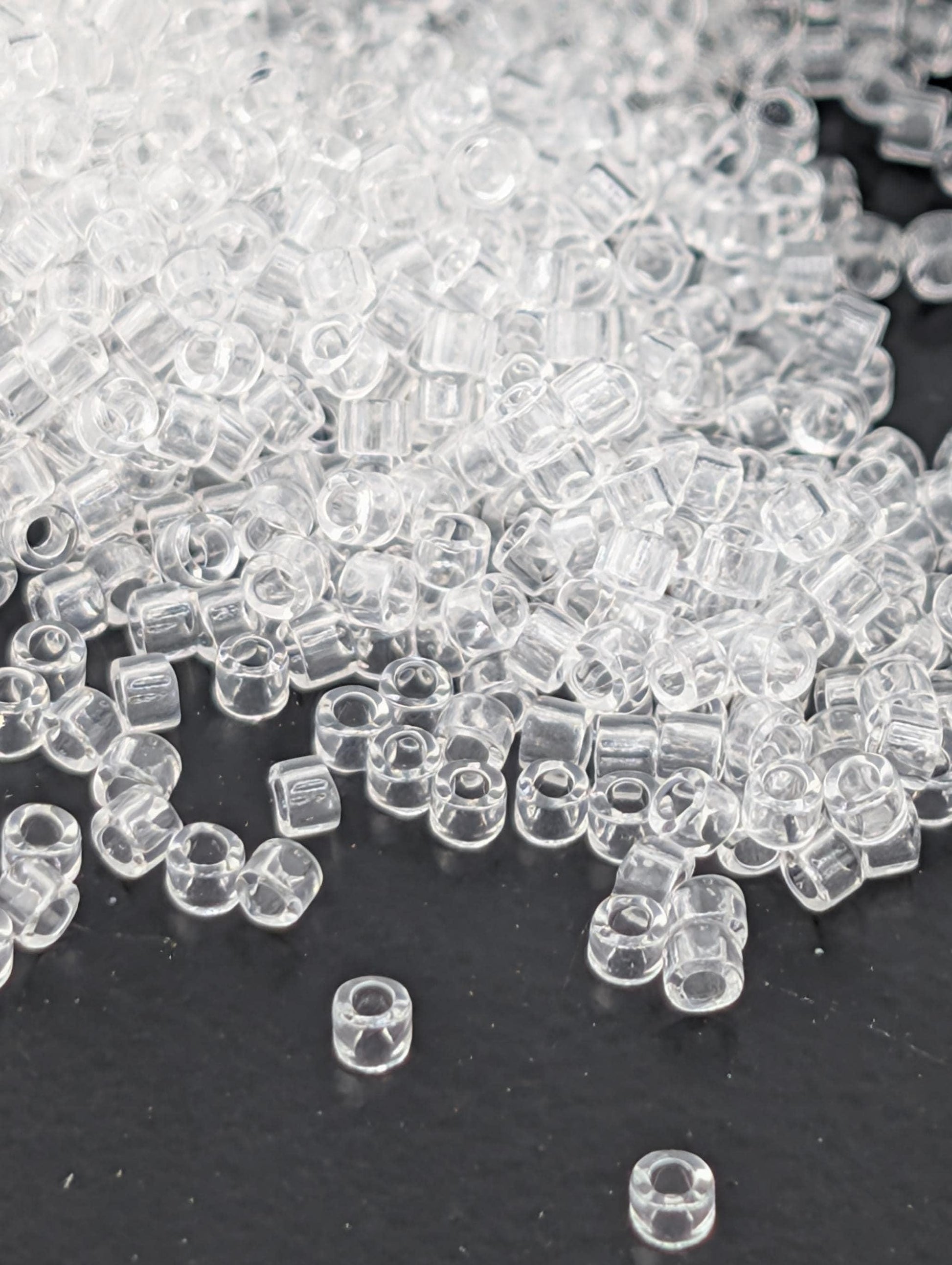 DB0141:Crystal T | Size 11/0 | 7g