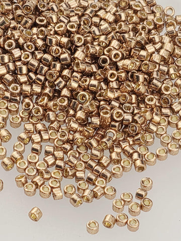 DB2504:Lt. Champagne DC/GA | Size 11/0 | 7g