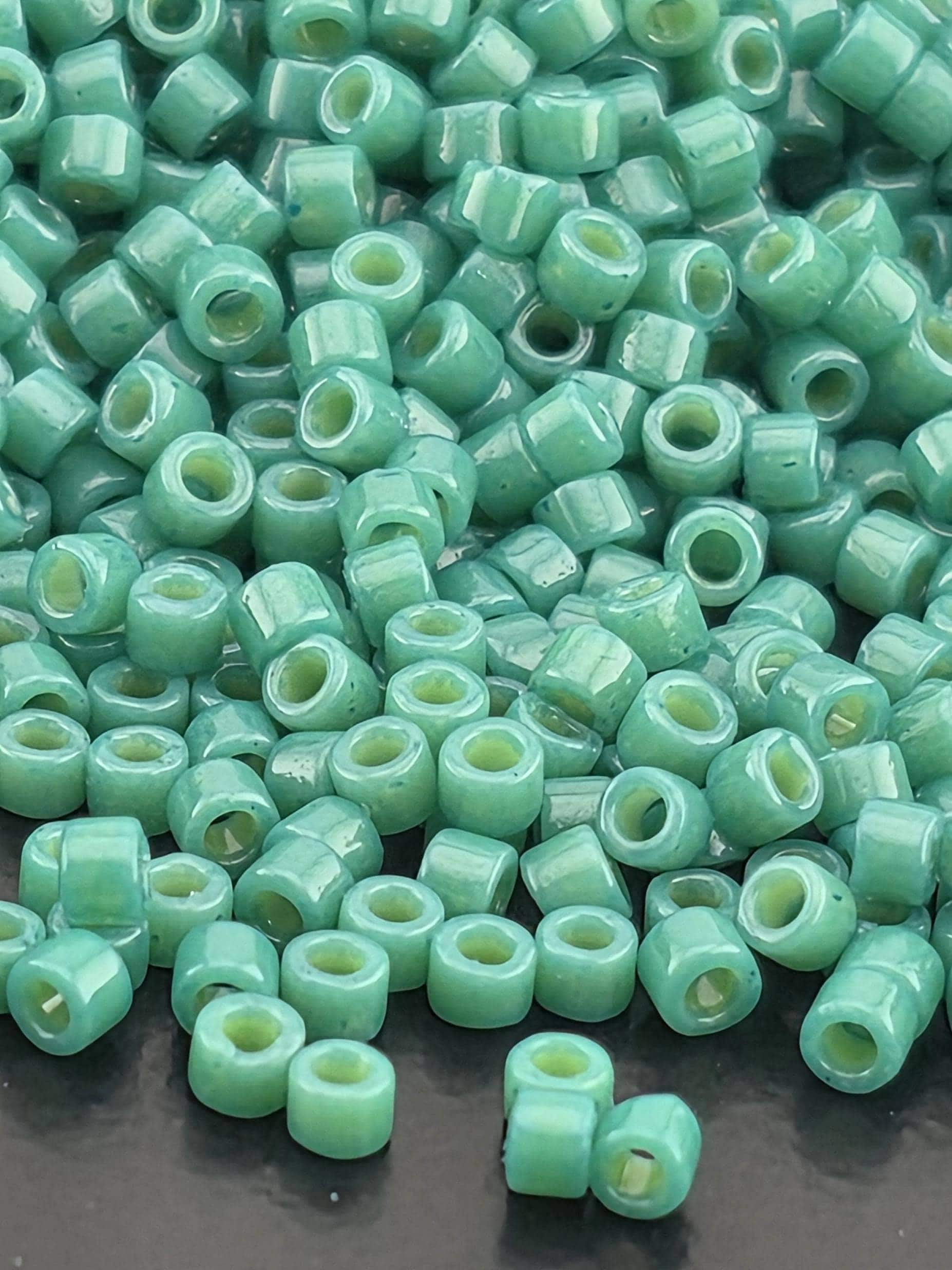 DB2127:Spanish Palms Green DC/O(D) Tubes 3/pkg ea (7 gm ea) | Size 11/0 | 7g
