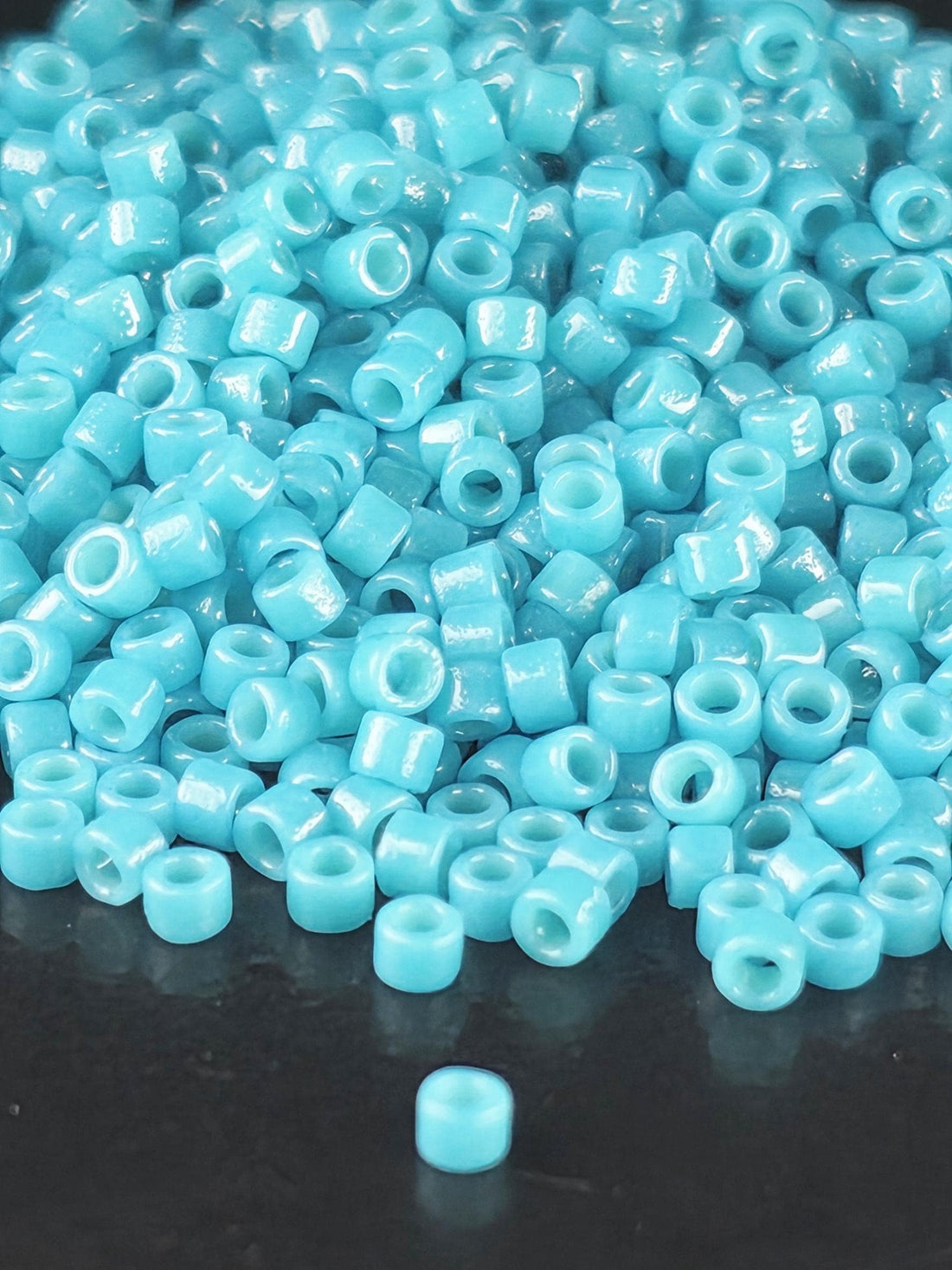 DB2133:Tiffany Blue DC/O(D) | Size 11/0 | 7g