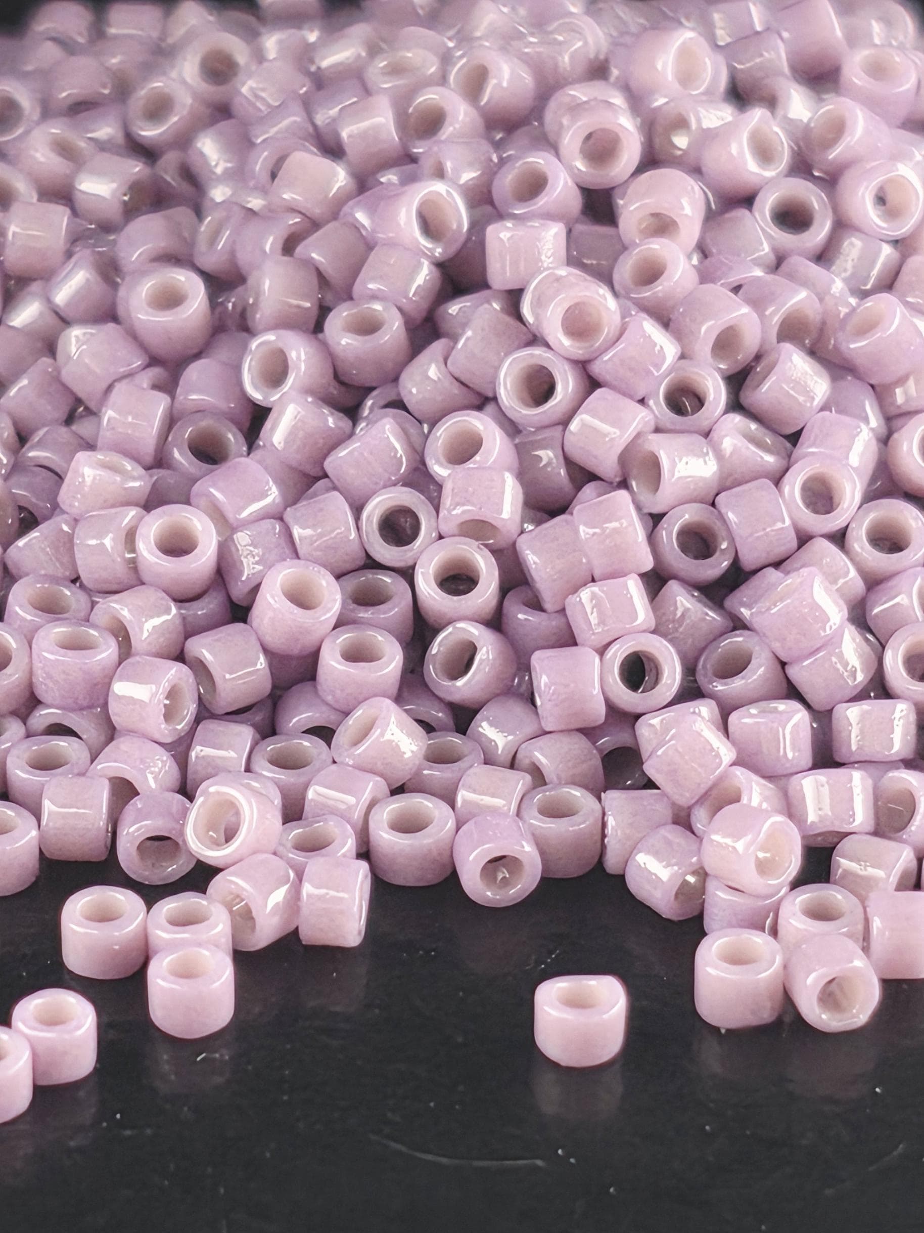 DB2139:Medium Orchid DC/O(D) | Size 11/0 | 7g