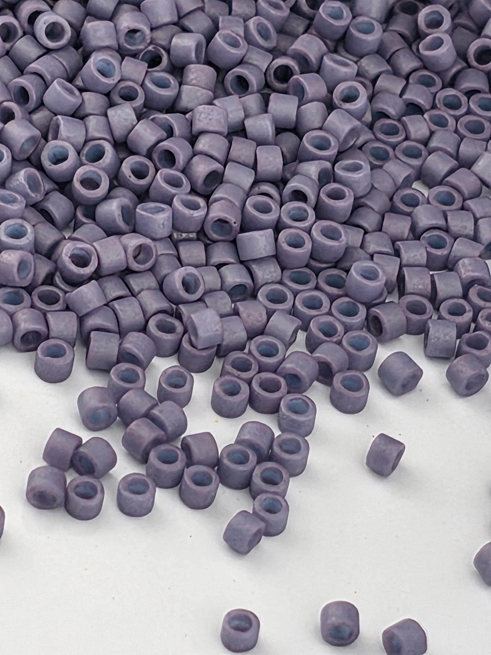 DB2292:Crocus Opaque Matte Glazed | Size 11/0 | 7g