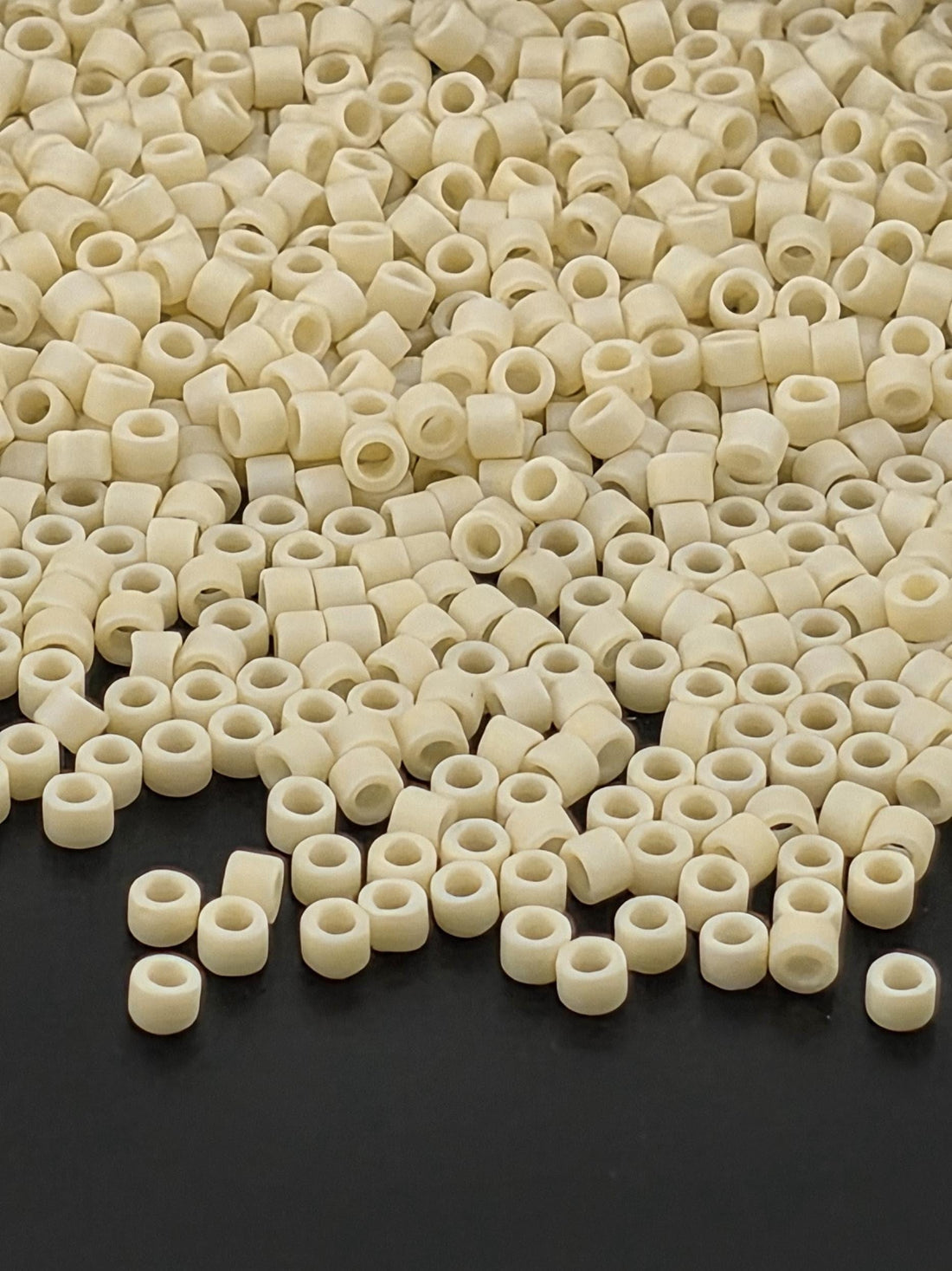 DB0883:Cream Opaque Matte Rainbow | Size 11/0 | 7g