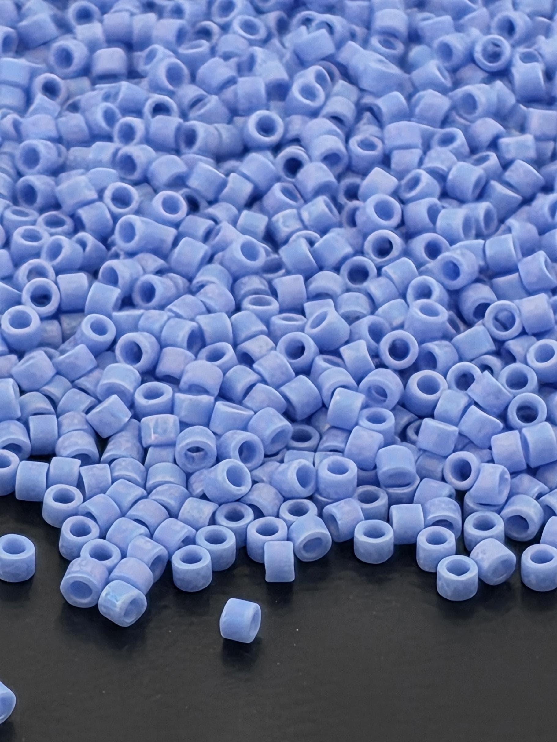 DB0881:Periwinkle Opaque Matte Rainbow | Size 11/0 | 7g