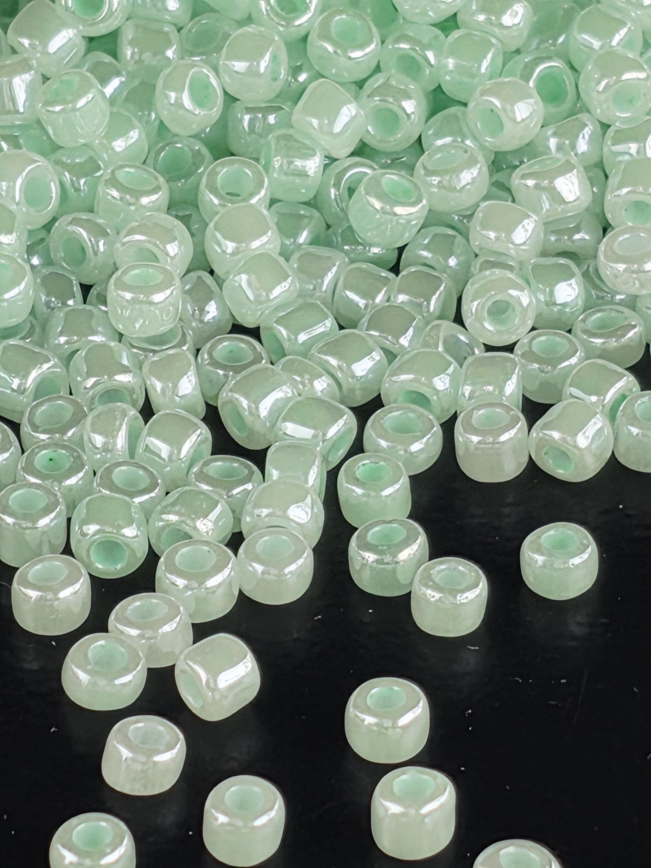 8232SB Opaque Ceylon Pastel Sea Foam 8/0 Matsuno Seed Beads (15g, ~600 pcs)