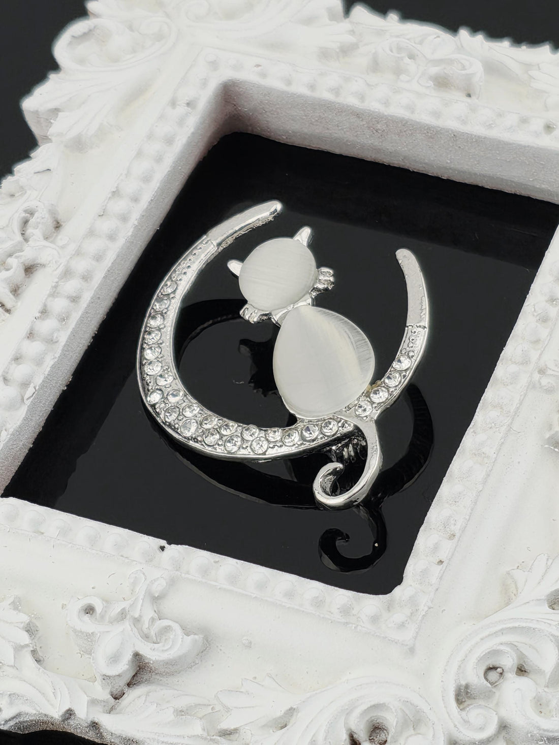 Silver Cat Brooch Pin: Simple Design with Zirconia Stone | Handmade Pin | Jacket Scarf Hat Accessory | Gift Idea